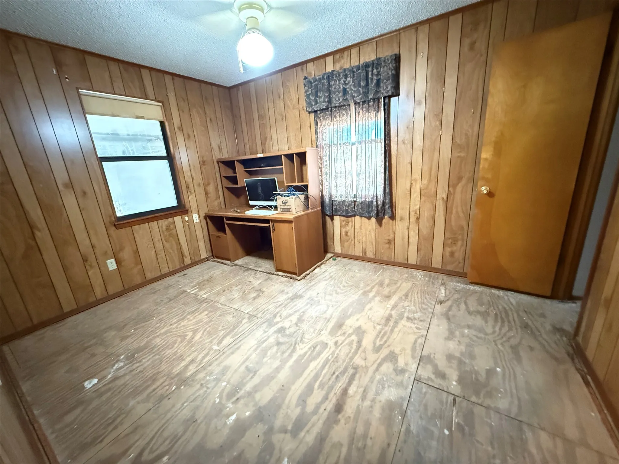 Single Family Residence For Sale in Fannin County , 4411 Fm 100, Honey Grove, Texas 75446, 3 Bedroom, 2 Bathroom, Garage spaces, 1,404 Sqft, built in 1986, mls#21380854, Real Estate Agent in Honey Grove, Homes For Sale in Fannin county, Homes For Sale in Honey Grove, Realtor in Honey Grove Texas, Real Estate Brokerage Independent Realty Texas, Luminita Cordes Realtor