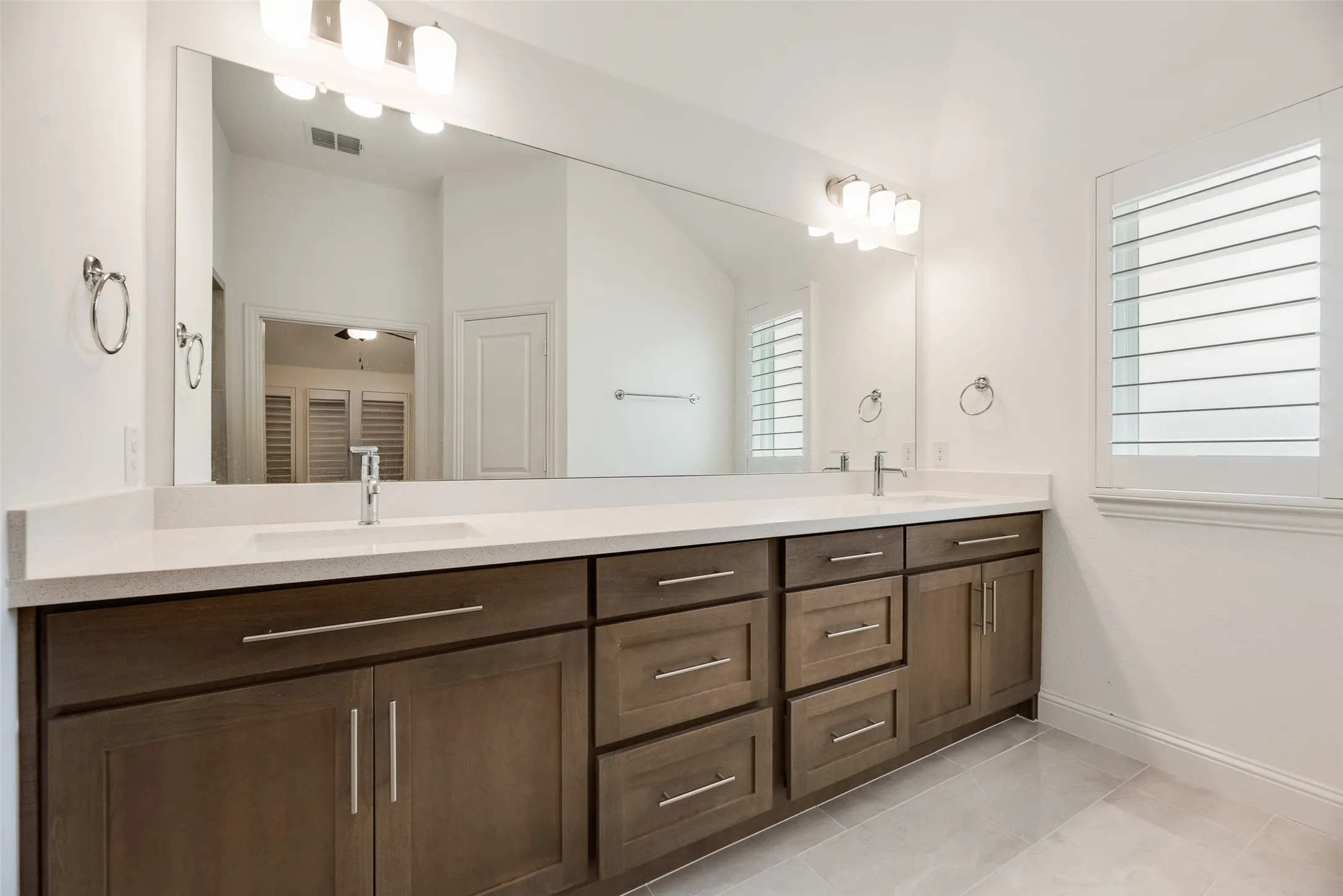 Single Family Residence For Sale in Denton County , 3380 Betony Street, Frisco, Texas 75033, 3 Bedroom, 4 Bathroom, 2 Garage spaces, 2,483 Sqft, built in 2024, mls#21380857, Real Estate Agent in Frisco, Homes For Sale in Denton county, Homes For Sale in Frisco, Realtor in Frisco Texas, Real Estate Brokerage Independent Realty Texas, Luminita Cordes Realtor