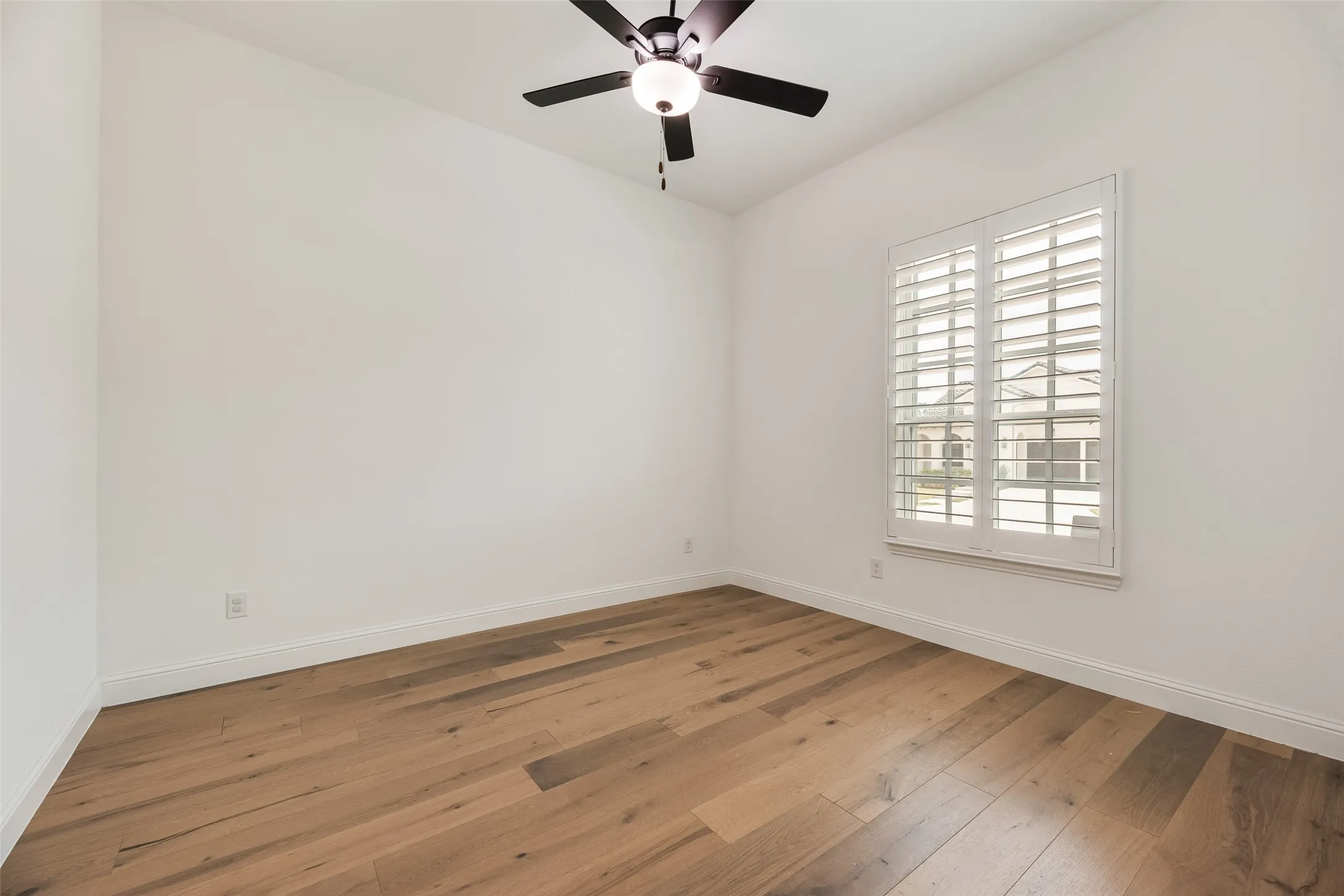 Single Family Residence For Sale in Denton County , 3380 Betony Street, Frisco, Texas 75033, 3 Bedroom, 4 Bathroom, 2 Garage spaces, 2,483 Sqft, built in 2024, mls#21380857, Real Estate Agent in Frisco, Homes For Sale in Denton county, Homes For Sale in Frisco, Realtor in Frisco Texas, Real Estate Brokerage Independent Realty Texas, Luminita Cordes Realtor