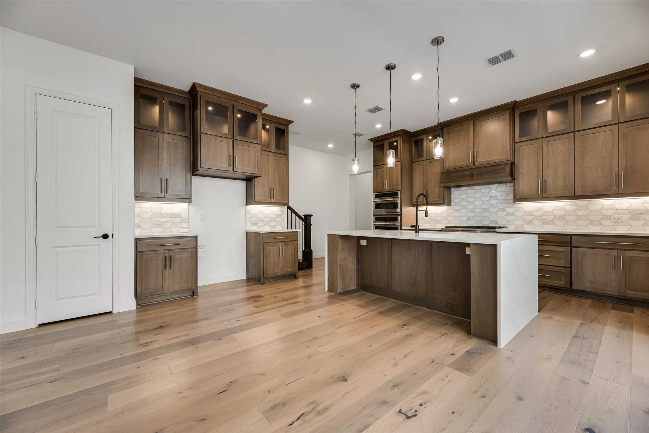 Single Family Residence For Sale in Denton County , 3380 Betony Street, Frisco, Texas 75033, 3 Bedroom, 4 Bathroom, 2 Garage spaces, 2,483 Sqft, built in 2024, mls#21380857, Real Estate Agent in Frisco, Homes For Sale in Denton county, Homes For Sale in Frisco, Realtor in Frisco Texas, Real Estate Brokerage Independent Realty Texas, Luminita Cordes Realtor