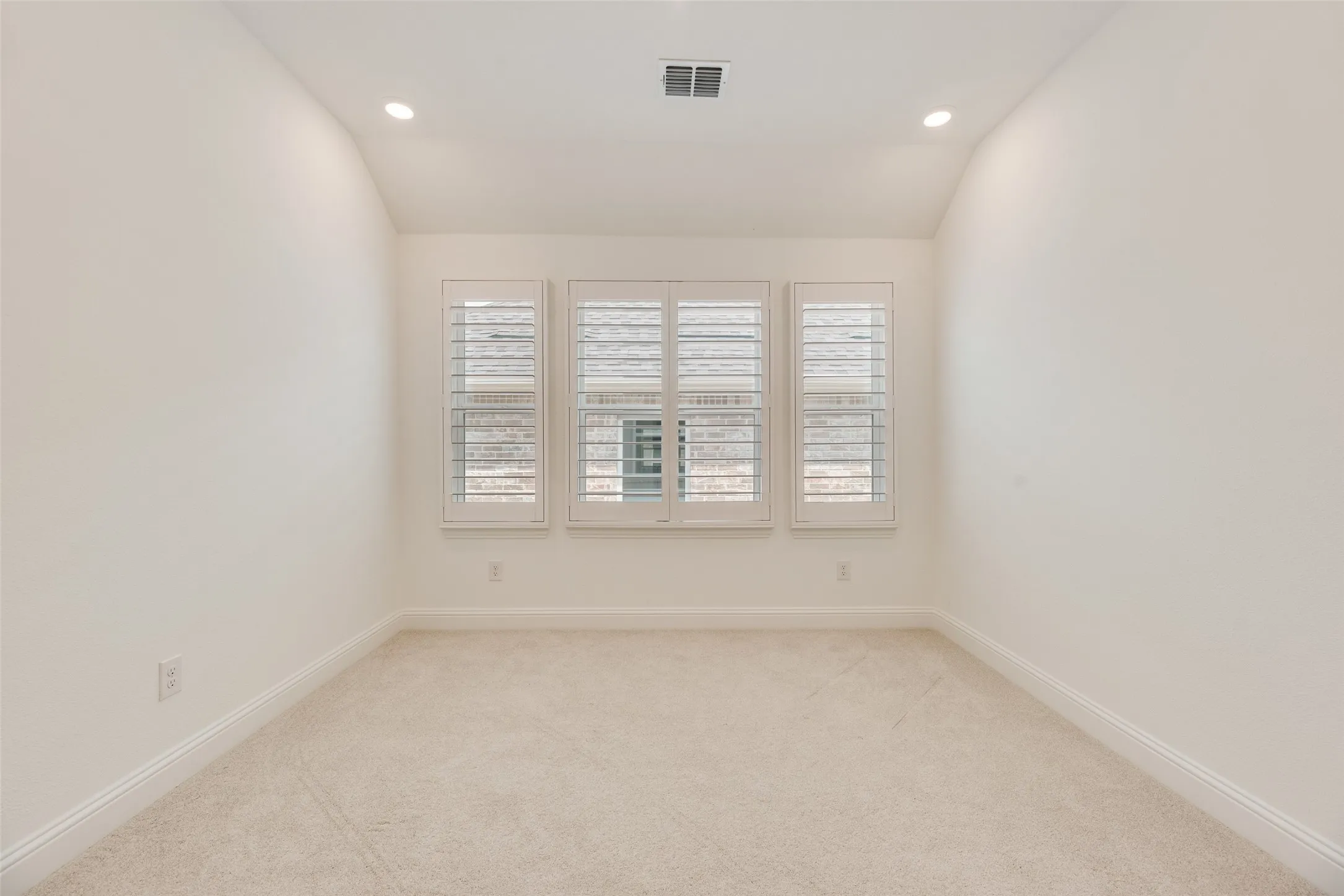 Single Family Residence For Sale in Denton County , 3380 Betony Street, Frisco, Texas 75033, 3 Bedroom, 4 Bathroom, 2 Garage spaces, 2,483 Sqft, built in 2024, mls#21380857, Real Estate Agent in Frisco, Homes For Sale in Denton county, Homes For Sale in Frisco, Realtor in Frisco Texas, Real Estate Brokerage Independent Realty Texas, Luminita Cordes Realtor