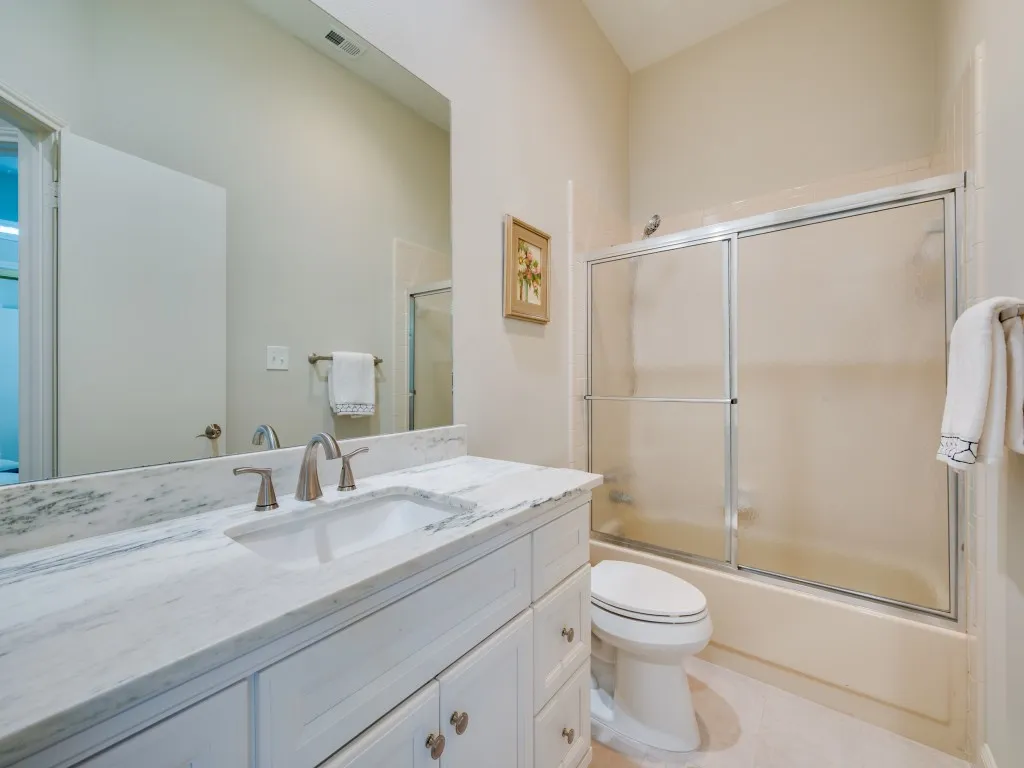 Townhouse For Sale in Dallas County , 2522 Mallard Cove, Carrollton, Texas 75006, 2 Bedroom, 2 Bathroom, 2 Garage spaces, 1,540 Sqft, built in 1983, mls#21372058, Real Estate Agent in Carrollton, Homes For Sale in Dallas county, Homes For Sale in Carrollton, Realtor in Carrollton Texas, Real Estate Brokerage Independent Realty Texas, Luminita Cordes Realtor