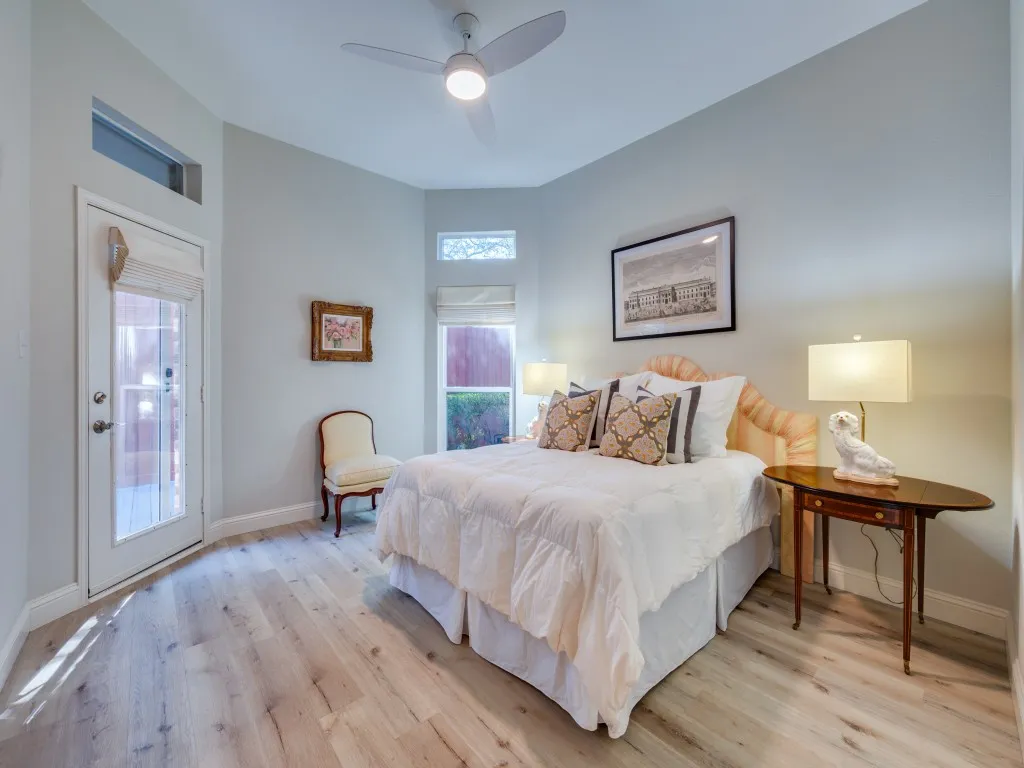 Townhouse For Sale in Dallas County , 2522 Mallard Cove, Carrollton, Texas 75006, 2 Bedroom, 2 Bathroom, 2 Garage spaces, 1,540 Sqft, built in 1983, mls#21372058, Real Estate Agent in Carrollton, Homes For Sale in Dallas county, Homes For Sale in Carrollton, Realtor in Carrollton Texas, Real Estate Brokerage Independent Realty Texas, Luminita Cordes Realtor
