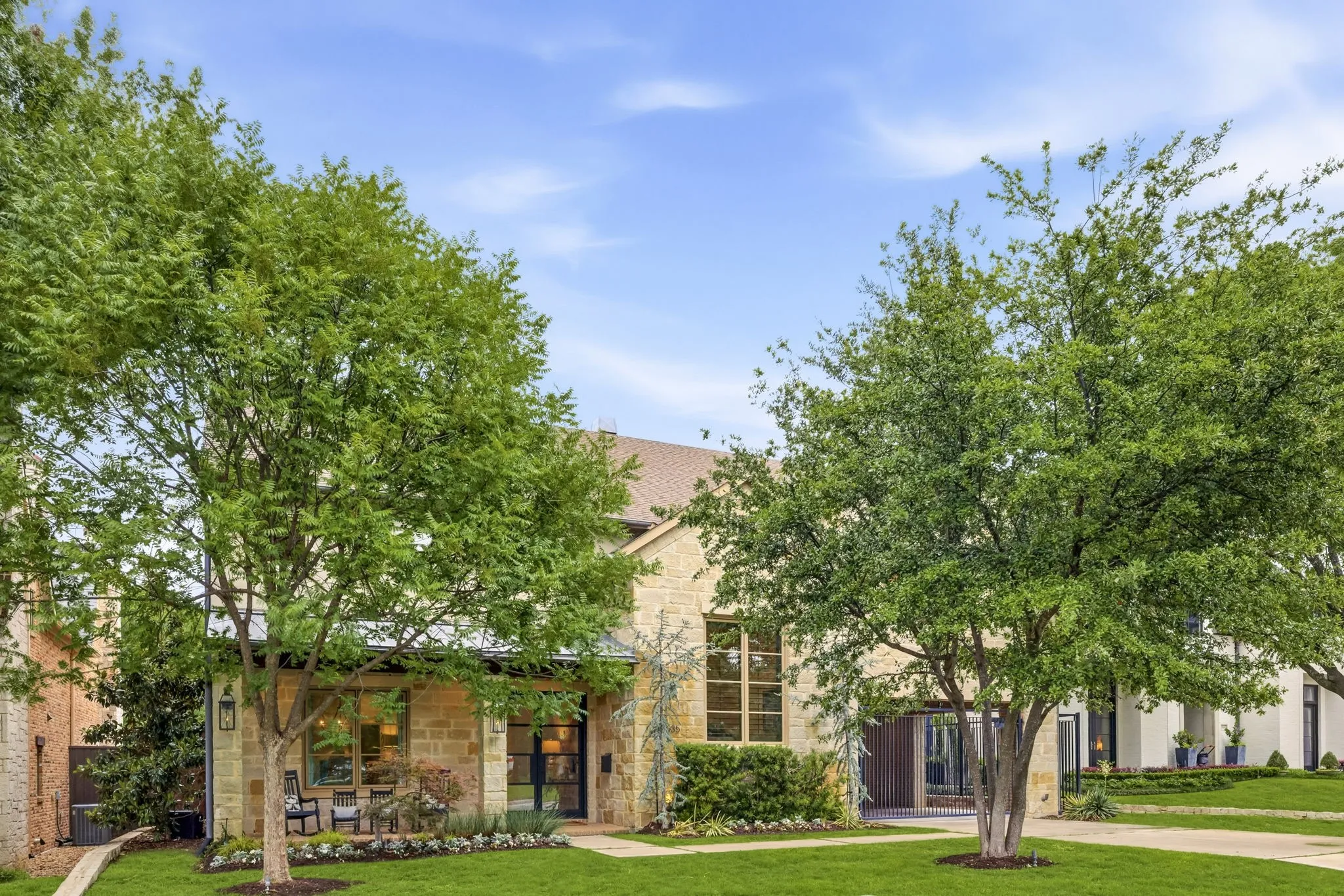 Single Family Residence For Sale in Dallas County , 6635 Park Lane, Dallas, Texas 75225, 5 Bedroom, 5 Bathroom, 2 Garage spaces, 5,582 Sqft, built in 2014, mls#21373856, Real Estate Agent in Dallas, Homes For Sale in Dallas county, Homes For Sale in Dallas, Realtor in Dallas Texas, Real Estate Brokerage Independent Realty Texas, Luminita Cordes Realtor