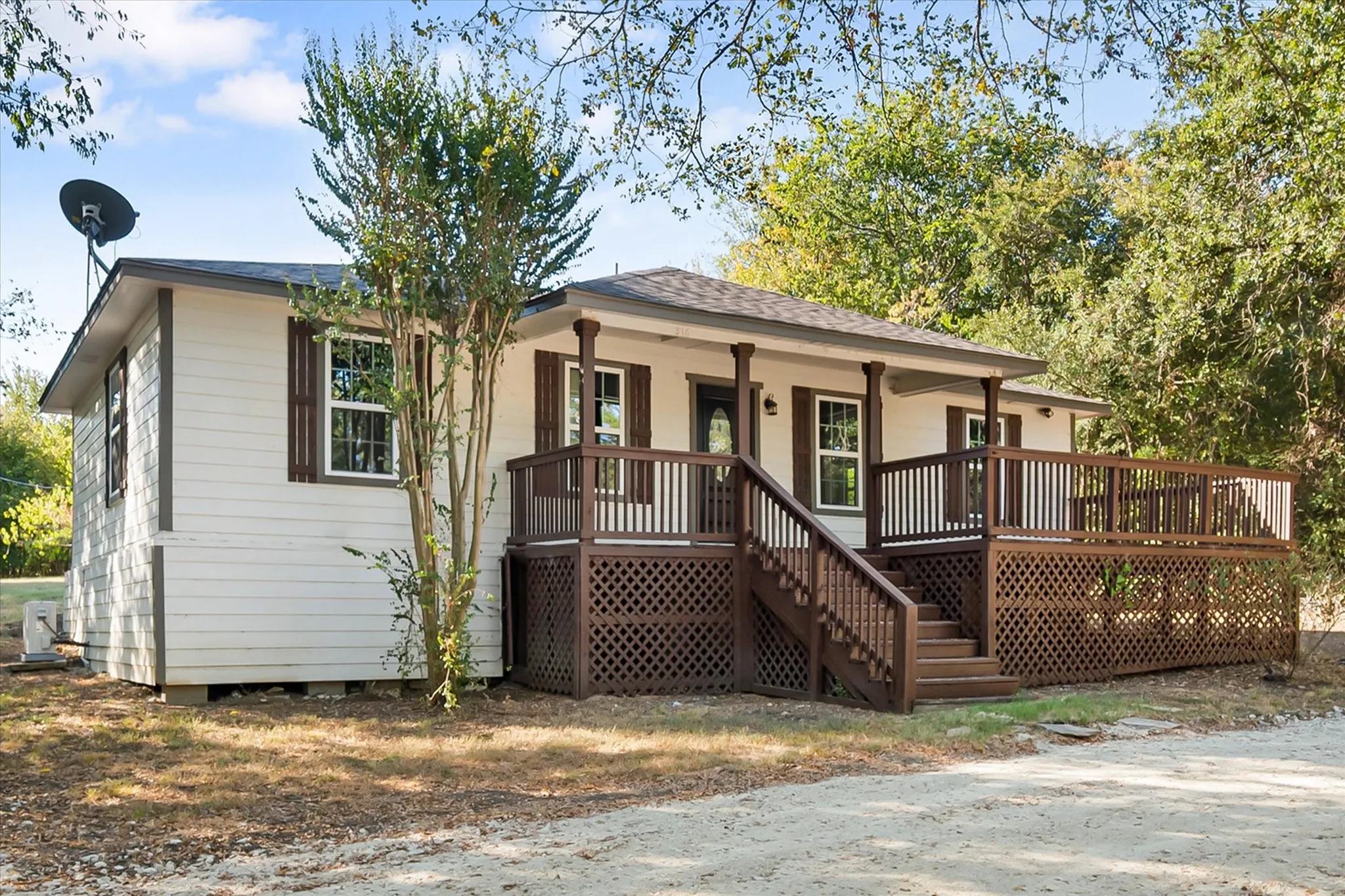 Single Family Residence For Sale in Navarro County , 316 County Road 3048a, Corsicana, Texas 75109, 3 Bedroom, 2 Bathroom, Garage spaces, 1,080 Sqft, built in 1999, mls#21377603, Real Estate Agent in Corsicana, Homes For Sale in Navarro county, Homes For Sale in Corsicana, Realtor in Corsicana Texas, Real Estate Brokerage Independent Realty Texas, Luminita Cordes Realtor