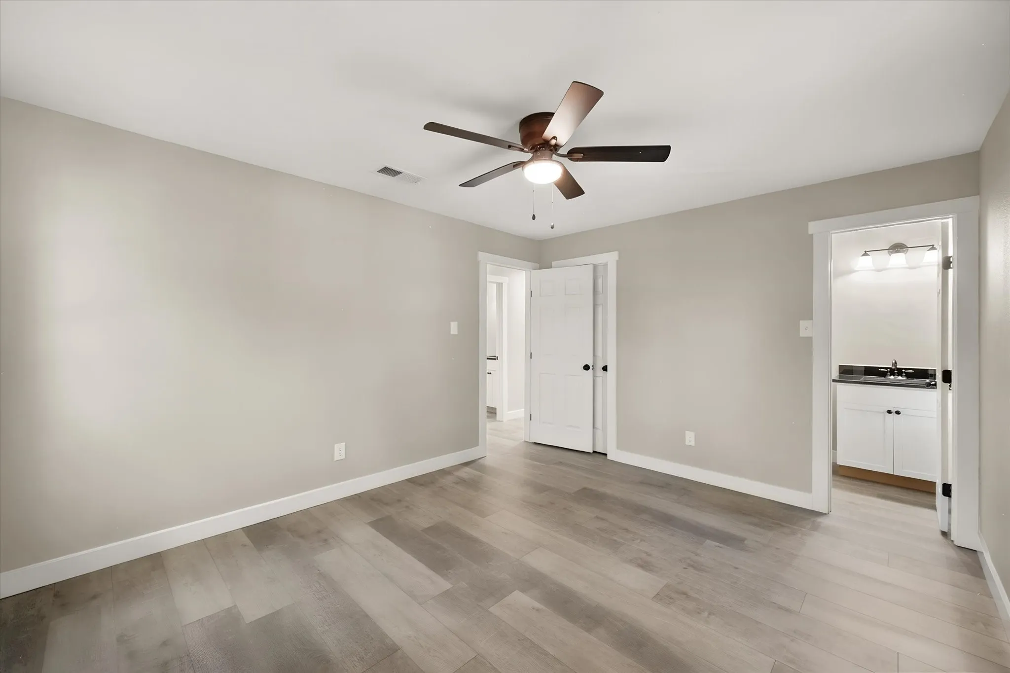 Single Family Residence For Sale in Navarro County , 316 County Road 3048a, Corsicana, Texas 75109, 3 Bedroom, 2 Bathroom, Garage spaces, 1,080 Sqft, built in 1999, mls#21377603, Real Estate Agent in Corsicana, Homes For Sale in Navarro county, Homes For Sale in Corsicana, Realtor in Corsicana Texas, Real Estate Brokerage Independent Realty Texas, Luminita Cordes Realtor