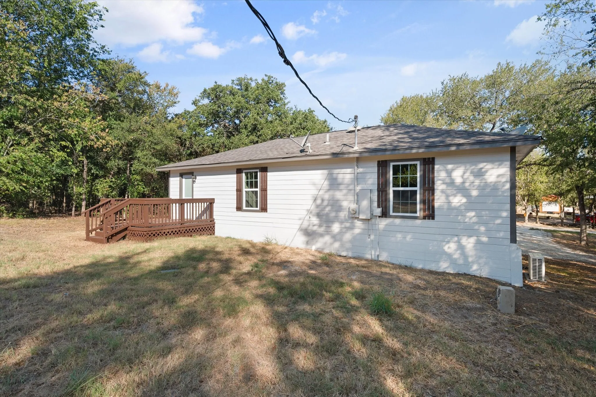 Single Family Residence For Sale in Navarro County , 316 County Road 3048a, Corsicana, Texas 75109, 3 Bedroom, 2 Bathroom, Garage spaces, 1,080 Sqft, built in 1999, mls#21377603, Real Estate Agent in Corsicana, Homes For Sale in Navarro county, Homes For Sale in Corsicana, Realtor in Corsicana Texas, Real Estate Brokerage Independent Realty Texas, Luminita Cordes Realtor