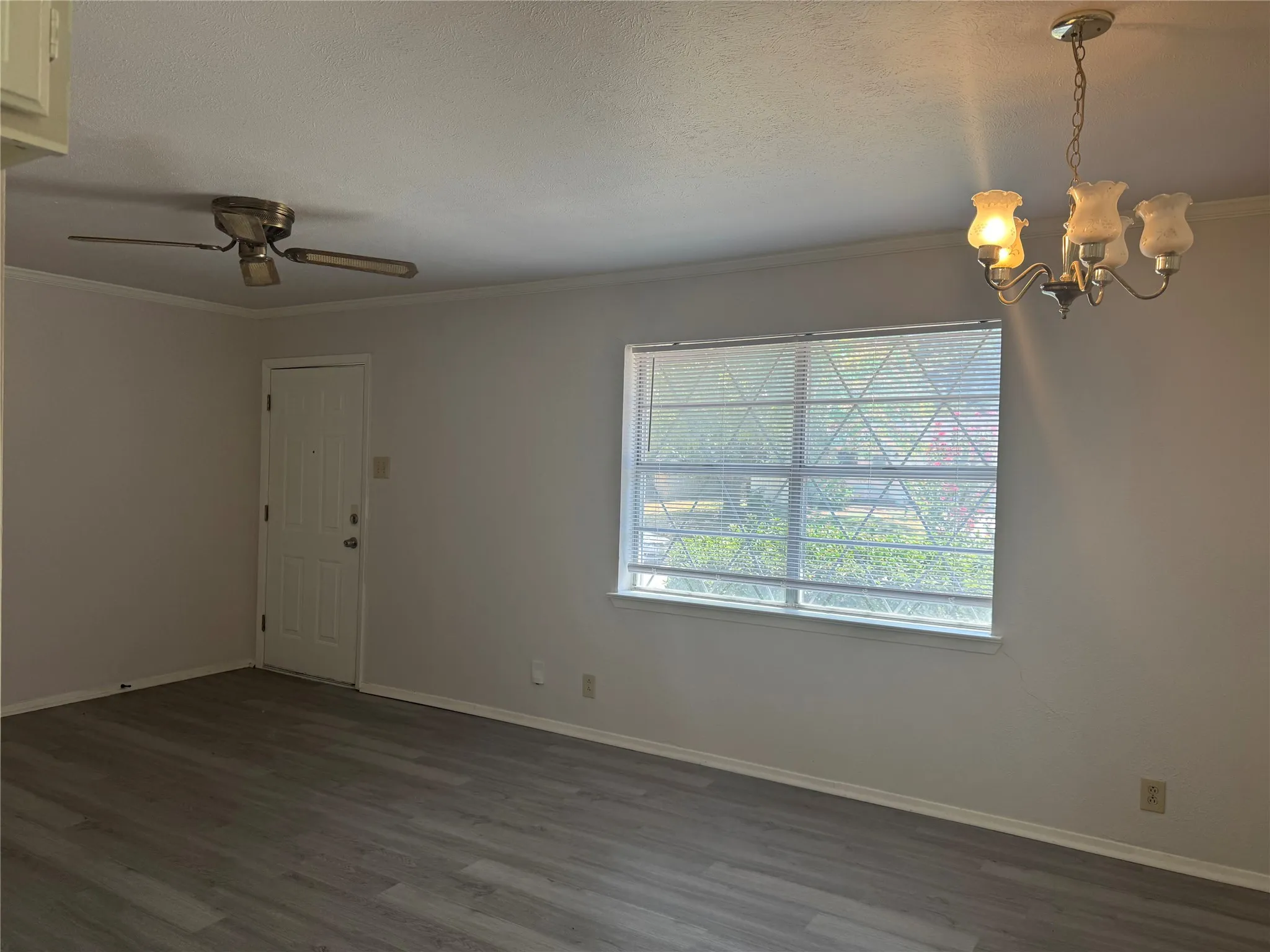 Single Family Residence For Rent in Dallas County , 1229 Greenbrier Drive, Mesquite, Texas 75149, 3 Bedroom, 1 Bathroom, Garage spaces, 912 Sqft, built in 1962, mls#21380745, Real Estate Agent in Mesquite, Homes For Rent in Dallas county, Homes For Rent in Mesquite, Realtor in Mesquite Texas, Real Estate Brokerage Independent Realty Texas, Luminita Cordes Realtor