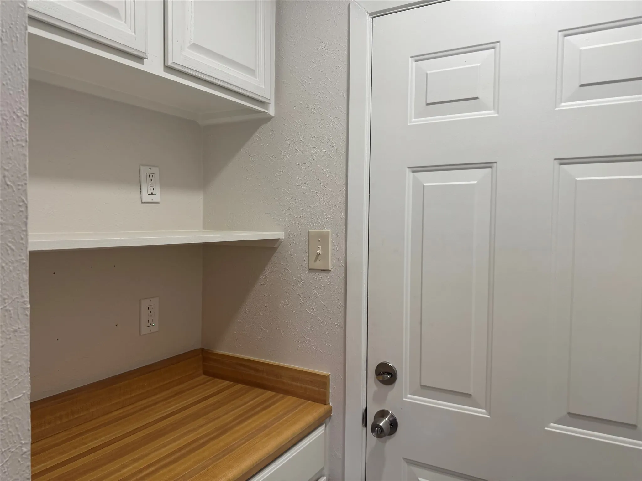 Single Family Residence For Rent in Dallas County , 1229 Greenbrier Drive, Mesquite, Texas 75149, 3 Bedroom, 1 Bathroom, Garage spaces, 912 Sqft, built in 1962, mls#21380745, Real Estate Agent in Mesquite, Homes For Rent in Dallas county, Homes For Rent in Mesquite, Realtor in Mesquite Texas, Real Estate Brokerage Independent Realty Texas, Luminita Cordes Realtor