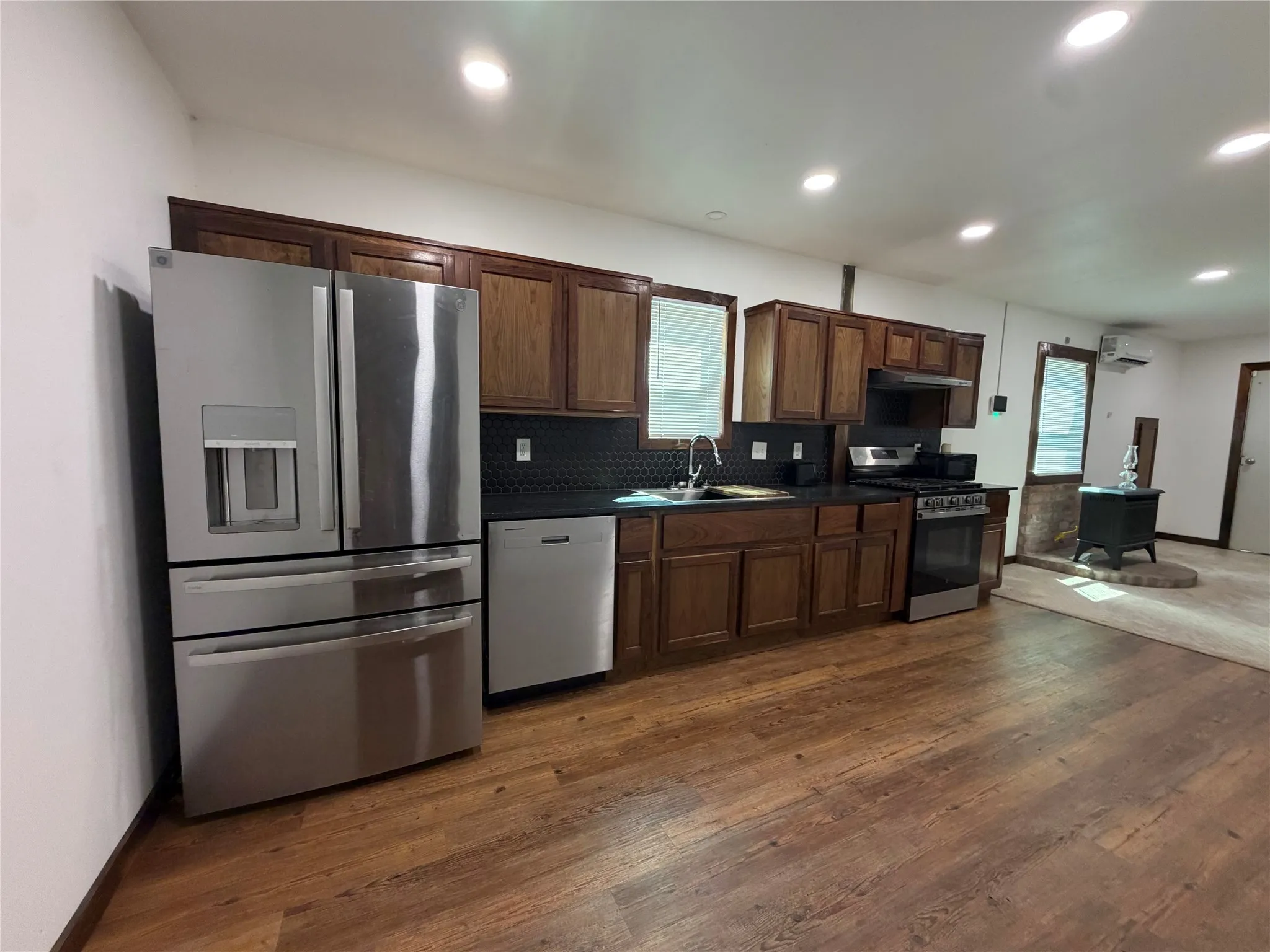Single Family Residence For Sale in Lamar County , 1368 County Road 45080, Powderly, Texas 75473, 1 Bedroom, 1 Bathroom, 2 Garage spaces, 800 Sqft, built in 2025, mls#21377025, Real Estate Agent in Powderly, Homes For Sale in Lamar county, Homes For Sale in Powderly, Realtor in Powderly Texas, Real Estate Brokerage Independent Realty Texas, Luminita Cordes Realtor