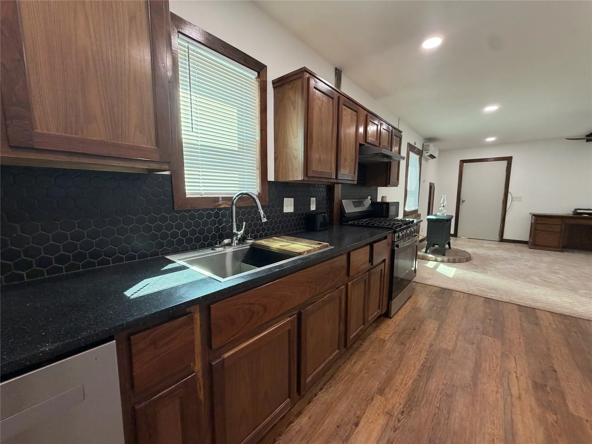 Single Family Residence For Sale in Lamar County , 1368 County Road 45080, Powderly, Texas 75473, 1 Bedroom, 1 Bathroom, 2 Garage spaces, 800 Sqft, built in 2025, mls#21377025, Real Estate Agent in Powderly, Homes For Sale in Lamar county, Homes For Sale in Powderly, Realtor in Powderly Texas, Real Estate Brokerage Independent Realty Texas, Luminita Cordes Realtor