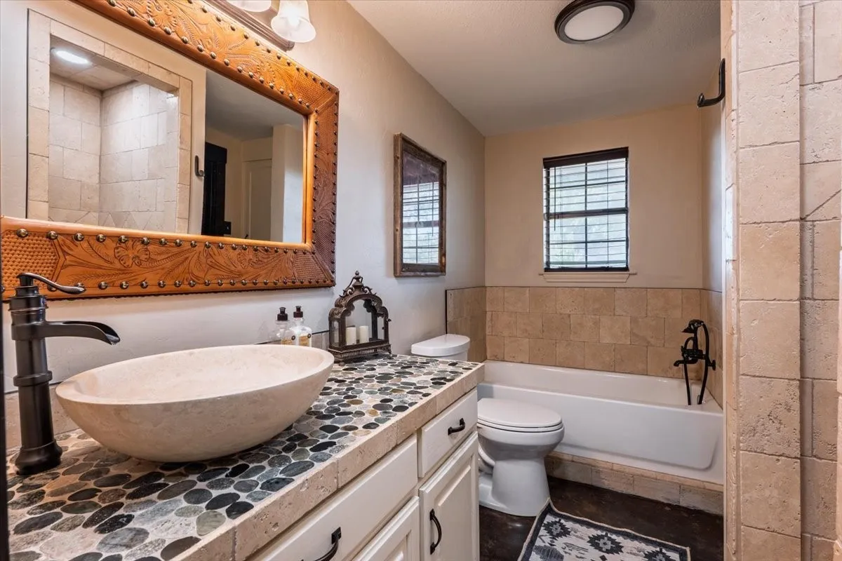 Farm For Sale in Parker County , 820 Walker Lane, Brock, Texas 76066, 3 Bedroom, 2 Bathroom, Garage spaces, 2,412 Sqft, built in 1991, mls#21377902, Real Estate Agent in Brock, Homes For Sale in Parker county, Homes For Sale in Brock, Realtor in Brock Texas, Real Estate Brokerage Independent Realty Texas, Luminita Cordes Realtor