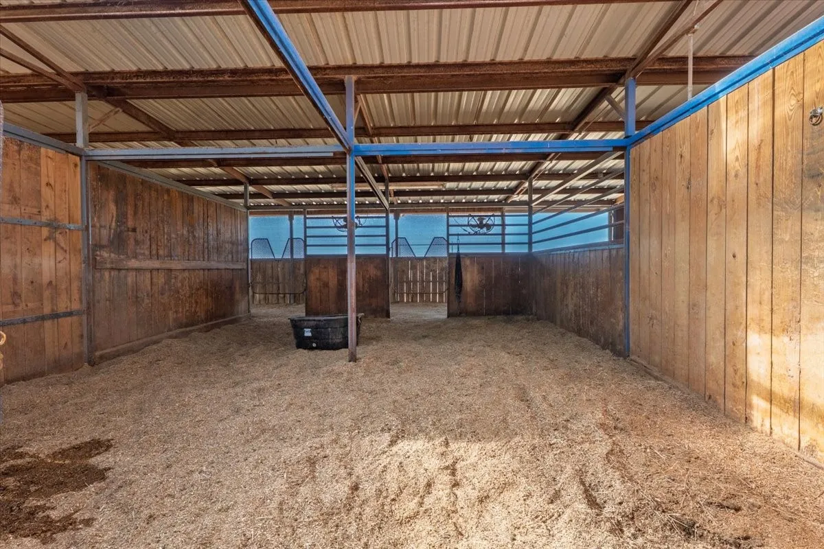 Farm For Sale in Parker County , 820 Walker Lane, Brock, Texas 76066, 3 Bedroom, 2 Bathroom, Garage spaces, 2,412 Sqft, built in 1991, mls#21377902, Real Estate Agent in Brock, Homes For Sale in Parker county, Homes For Sale in Brock, Realtor in Brock Texas, Real Estate Brokerage Independent Realty Texas, Luminita Cordes Realtor