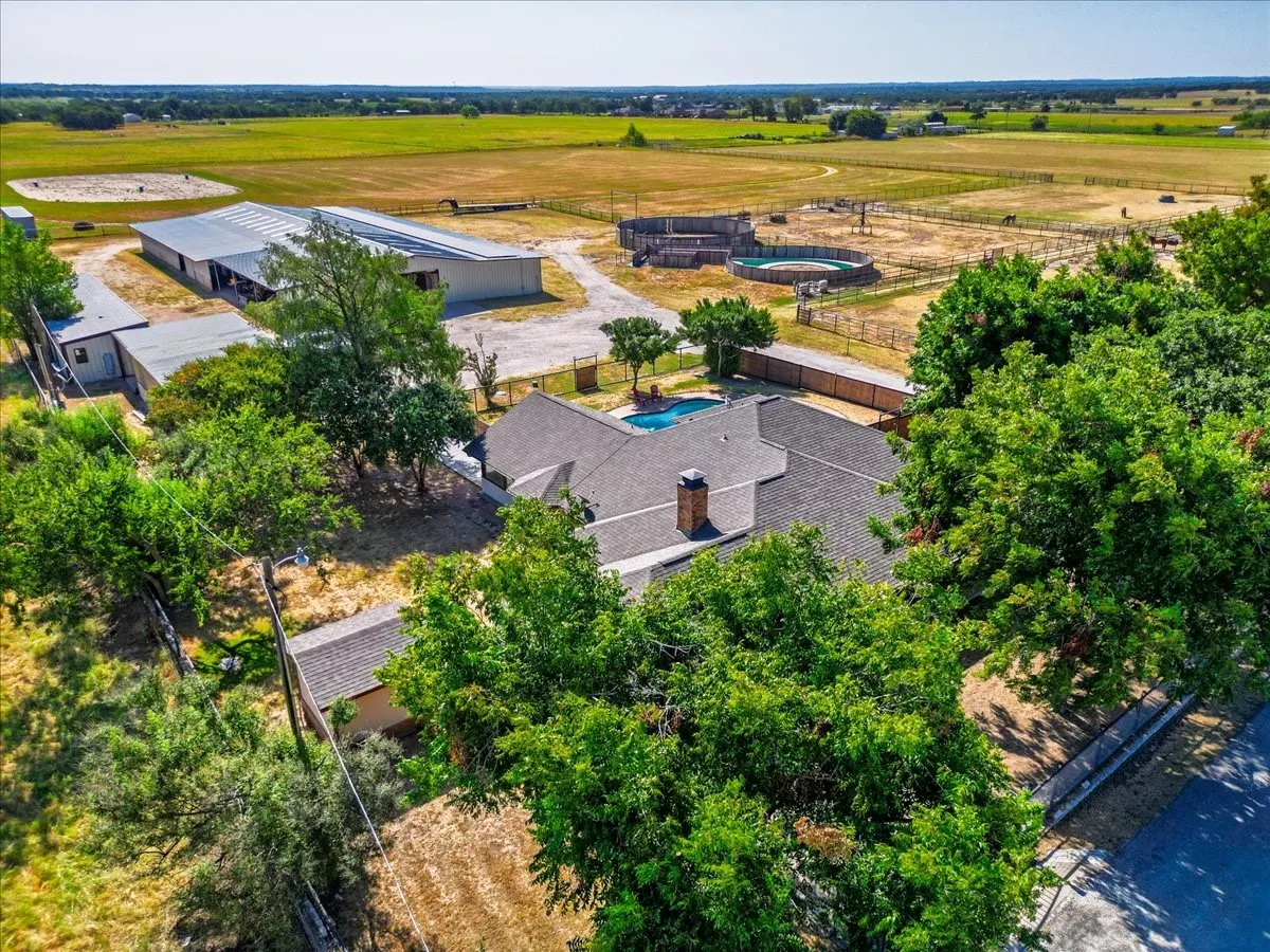 Farm For Sale in Parker County , 820 Walker Lane, Brock, Texas 76066, 3 Bedroom, 2 Bathroom, Garage spaces, 2,412 Sqft, built in 1991, mls#21377902, Real Estate Agent in Brock, Homes For Sale in Parker county, Homes For Sale in Brock, Realtor in Brock Texas, Real Estate Brokerage Independent Realty Texas, Luminita Cordes Realtor