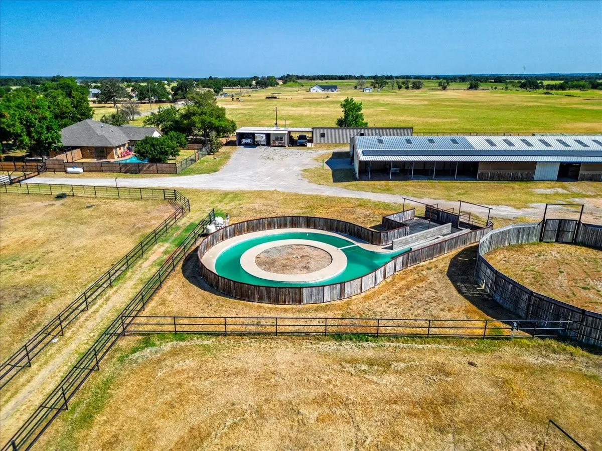 Farm For Sale in Parker County , 820 Walker Lane, Brock, Texas 76066, 3 Bedroom, 2 Bathroom, Garage spaces, 2,412 Sqft, built in 1991, mls#21377902, Real Estate Agent in Brock, Homes For Sale in Parker county, Homes For Sale in Brock, Realtor in Brock Texas, Real Estate Brokerage Independent Realty Texas, Luminita Cordes Realtor