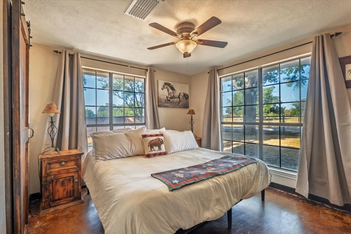 Farm For Sale in Parker County , 820 Walker Lane, Brock, Texas 76066, 3 Bedroom, 2 Bathroom, Garage spaces, 2,412 Sqft, built in 1991, mls#21377902, Real Estate Agent in Brock, Homes For Sale in Parker county, Homes For Sale in Brock, Realtor in Brock Texas, Real Estate Brokerage Independent Realty Texas, Luminita Cordes Realtor