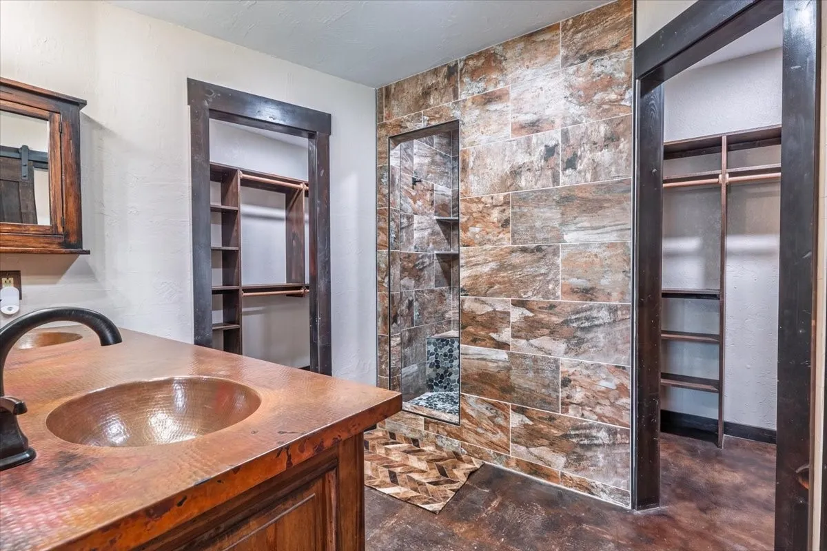 Farm For Sale in Parker County , 820 Walker Lane, Brock, Texas 76066, 3 Bedroom, 2 Bathroom, Garage spaces, 2,412 Sqft, built in 1991, mls#21377902, Real Estate Agent in Brock, Homes For Sale in Parker county, Homes For Sale in Brock, Realtor in Brock Texas, Real Estate Brokerage Independent Realty Texas, Luminita Cordes Realtor