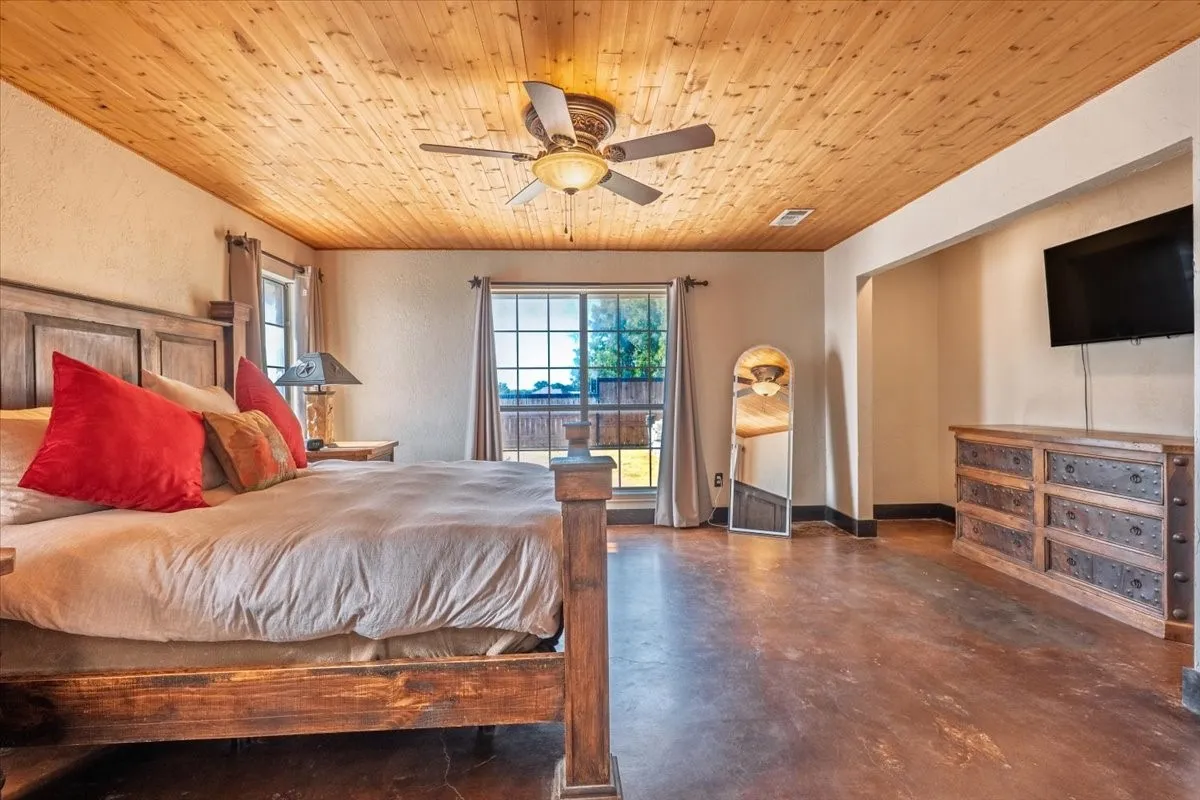 Farm For Sale in Parker County , 820 Walker Lane, Brock, Texas 76066, 3 Bedroom, 2 Bathroom, Garage spaces, 2,412 Sqft, built in 1991, mls#21377902, Real Estate Agent in Brock, Homes For Sale in Parker county, Homes For Sale in Brock, Realtor in Brock Texas, Real Estate Brokerage Independent Realty Texas, Luminita Cordes Realtor
