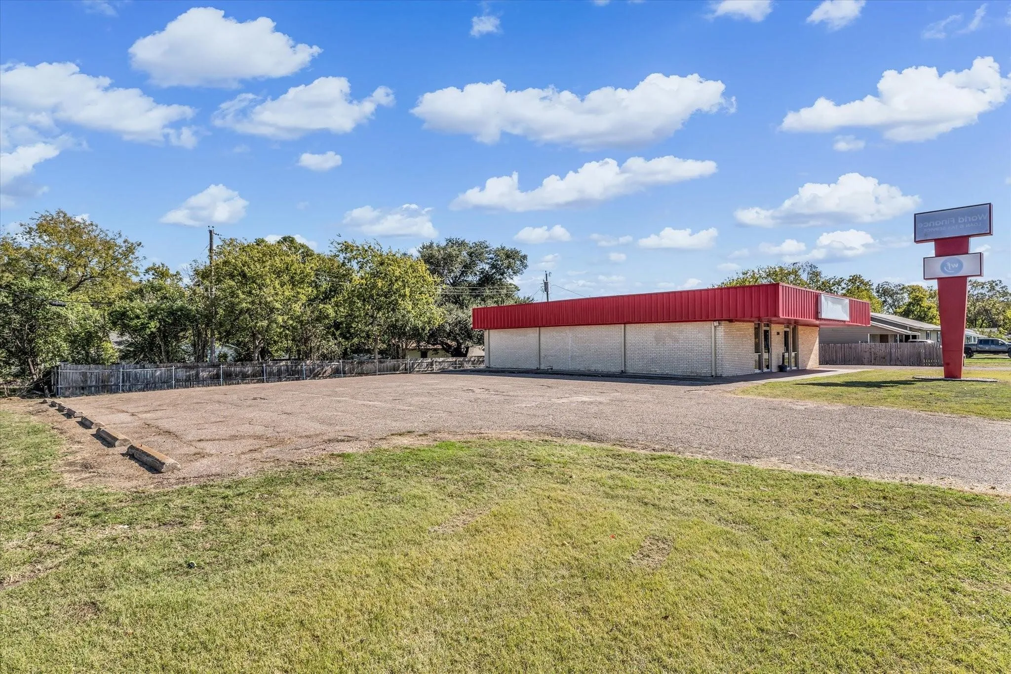 Office For Sale in Mc Lennan County , 1311 N New Road B, Waco, Texas 76710, 0, 0, Garage spaces, 0 Sqft, built in 1981, mls#21380861, Real Estate Agent in Waco, Homes For Sale in Mc Lennan county, Homes For Sale in Waco, Realtor in Waco Texas, Real Estate Brokerage Independent Realty Texas, Luminita Cordes Realtor