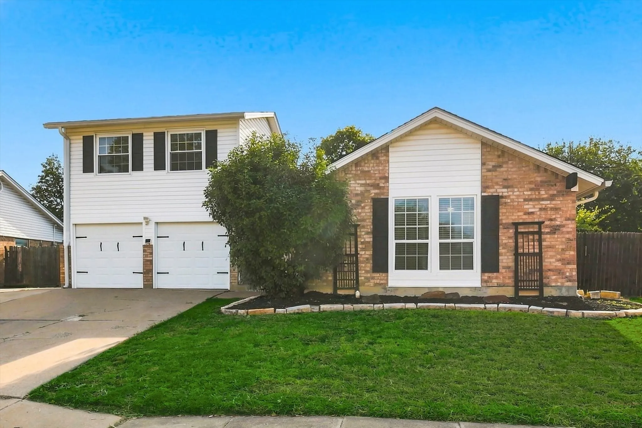Single Family Residence For Sale in Tarrant County , 6008 Martha Drive, Watauga, Texas 76148, 3 Bedroom, 2 Bathroom, 2 Garage spaces, 1,578 Sqft, built in 1982, mls#21380633, Real Estate Agent in Watauga, Homes For Sale in Tarrant county, Homes For Sale in Watauga, Realtor in Watauga Texas, Real Estate Brokerage Independent Realty Texas, Luminita Cordes Realtor