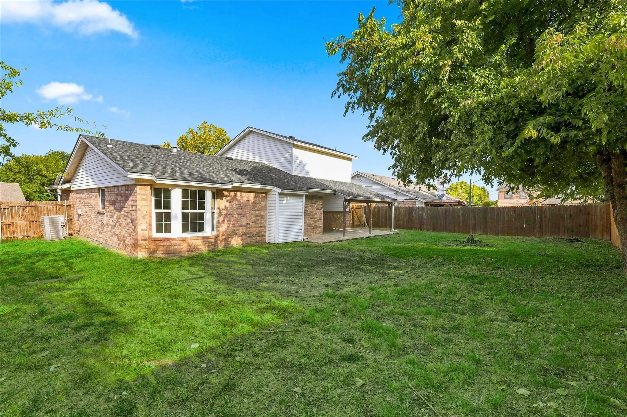 Single Family Residence For Sale in Tarrant County , 6008 Martha Drive, Watauga, Texas 76148, 3 Bedroom, 2 Bathroom, 2 Garage spaces, 1,578 Sqft, built in 1982, mls#21380633, Real Estate Agent in Watauga, Homes For Sale in Tarrant county, Homes For Sale in Watauga, Realtor in Watauga Texas, Real Estate Brokerage Independent Realty Texas, Luminita Cordes Realtor