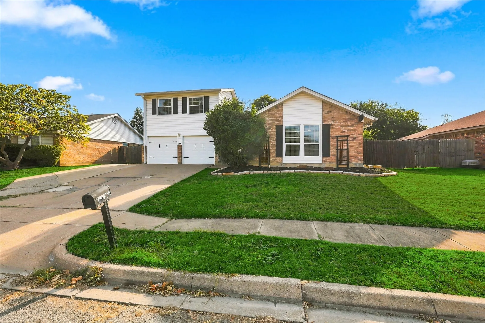 Single Family Residence For Sale in Tarrant County , 6008 Martha Drive, Watauga, Texas 76148, 3 Bedroom, 2 Bathroom, 2 Garage spaces, 1,578 Sqft, built in 1982, mls#21380633, Real Estate Agent in Watauga, Homes For Sale in Tarrant county, Homes For Sale in Watauga, Realtor in Watauga Texas, Real Estate Brokerage Independent Realty Texas, Luminita Cordes Realtor