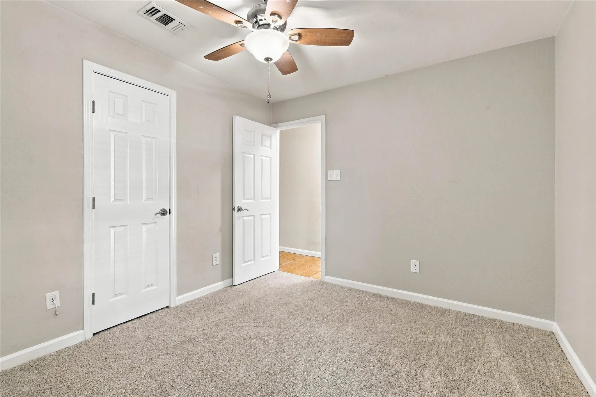 Single Family Residence For Sale in Tarrant County , 6008 Martha Drive, Watauga, Texas 76148, 3 Bedroom, 2 Bathroom, 2 Garage spaces, 1,578 Sqft, built in 1982, mls#21380633, Real Estate Agent in Watauga, Homes For Sale in Tarrant county, Homes For Sale in Watauga, Realtor in Watauga Texas, Real Estate Brokerage Independent Realty Texas, Luminita Cordes Realtor