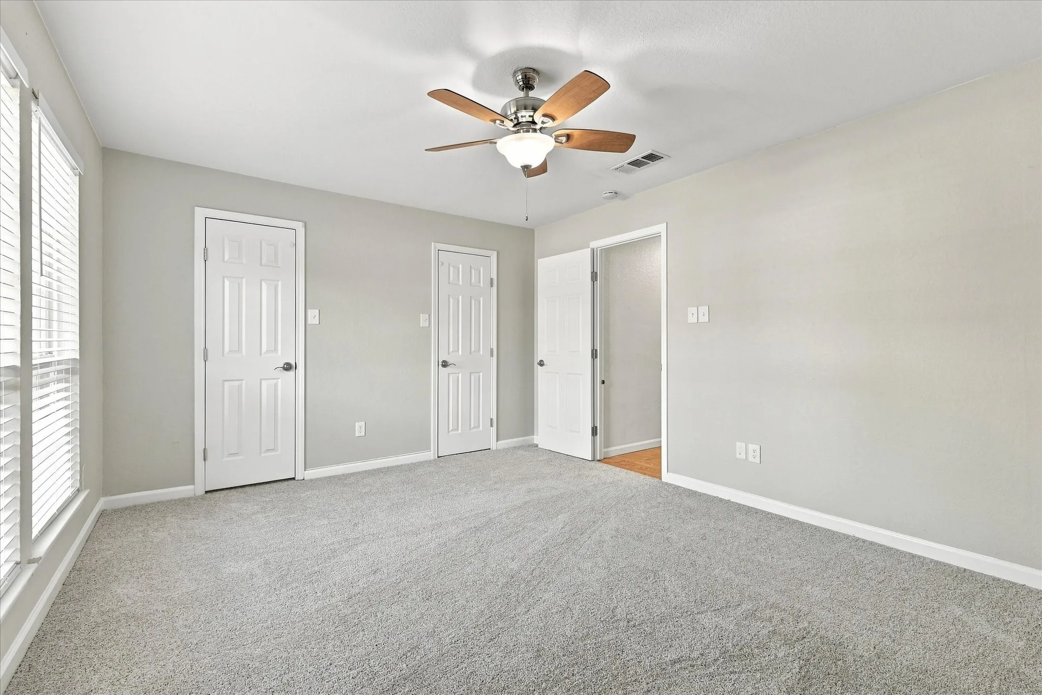 Single Family Residence For Sale in Tarrant County , 6008 Martha Drive, Watauga, Texas 76148, 3 Bedroom, 2 Bathroom, 2 Garage spaces, 1,578 Sqft, built in 1982, mls#21380633, Real Estate Agent in Watauga, Homes For Sale in Tarrant county, Homes For Sale in Watauga, Realtor in Watauga Texas, Real Estate Brokerage Independent Realty Texas, Luminita Cordes Realtor