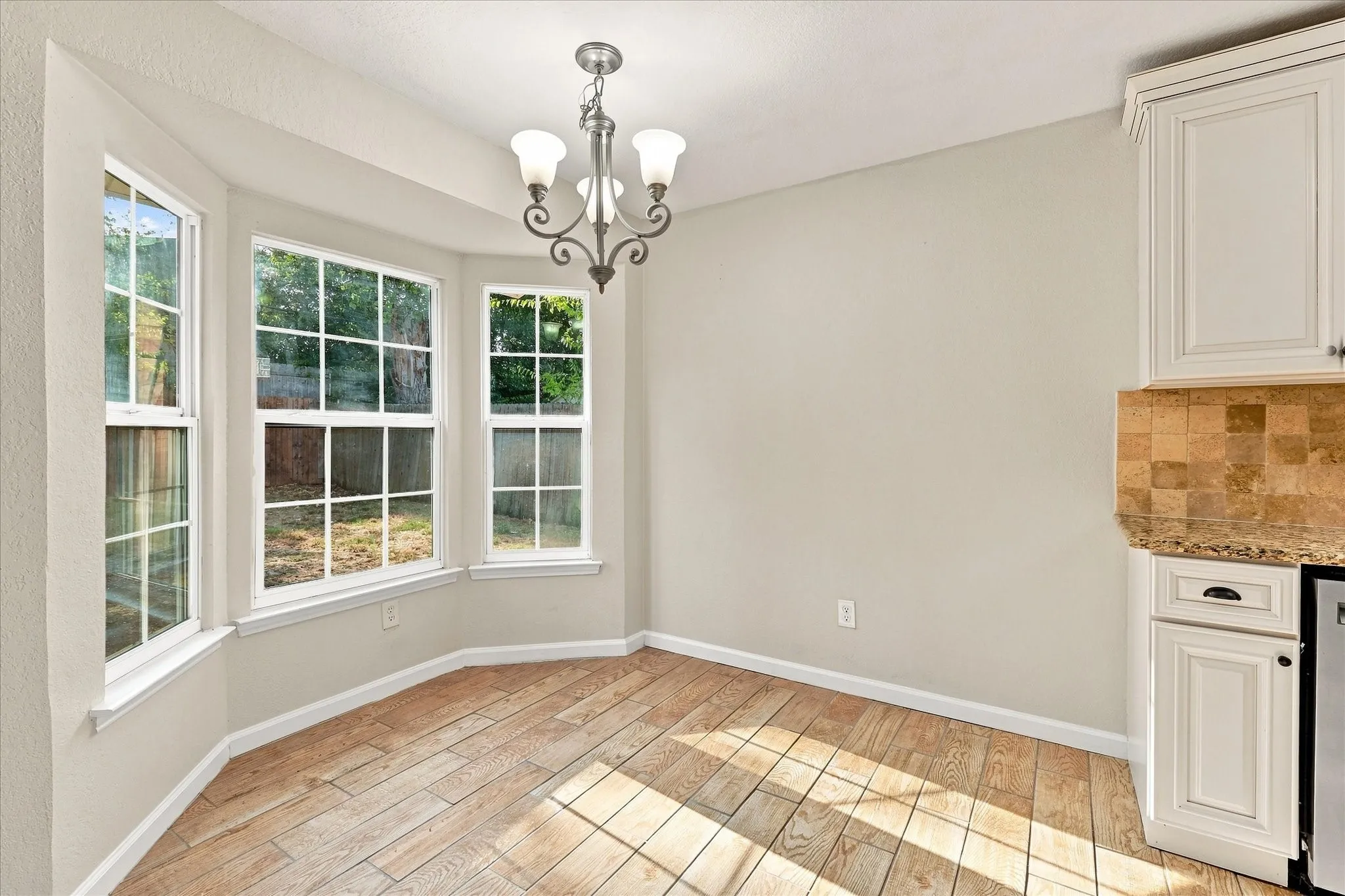 Single Family Residence For Sale in Tarrant County , 6008 Martha Drive, Watauga, Texas 76148, 3 Bedroom, 2 Bathroom, 2 Garage spaces, 1,578 Sqft, built in 1982, mls#21380633, Real Estate Agent in Watauga, Homes For Sale in Tarrant county, Homes For Sale in Watauga, Realtor in Watauga Texas, Real Estate Brokerage Independent Realty Texas, Luminita Cordes Realtor