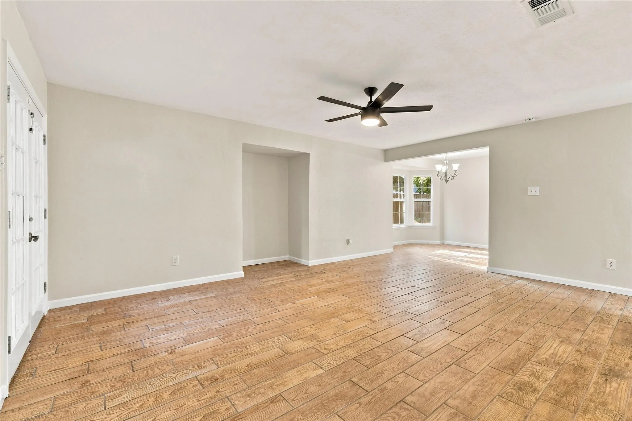 Single Family Residence For Sale in Tarrant County , 6008 Martha Drive, Watauga, Texas 76148, 3 Bedroom, 2 Bathroom, 2 Garage spaces, 1,578 Sqft, built in 1982, mls#21380633, Real Estate Agent in Watauga, Homes For Sale in Tarrant county, Homes For Sale in Watauga, Realtor in Watauga Texas, Real Estate Brokerage Independent Realty Texas, Luminita Cordes Realtor