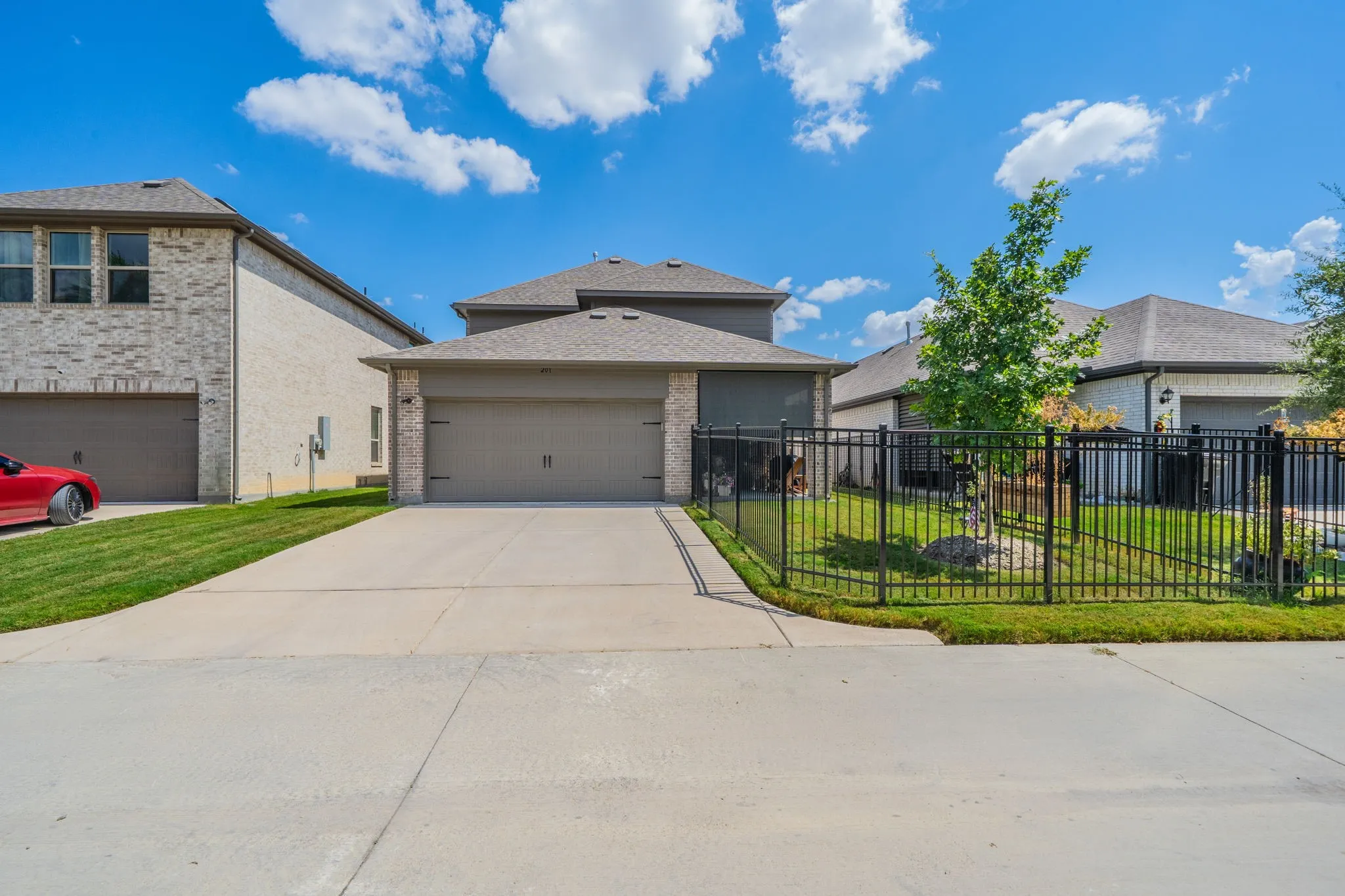 Single Family Residence For Sale in Ellis County , 201 Foreman Drive, Midlothian, Texas 76065, 4 Bedroom, 3 Bathroom, 2 Garage spaces, 2,630 Sqft, built in 2023, mls#21379447, Real Estate Agent in Midlothian, Homes For Sale in Ellis county, Homes For Sale in Midlothian, Realtor in Midlothian Texas, Real Estate Brokerage Independent Realty Texas, Luminita Cordes Realtor