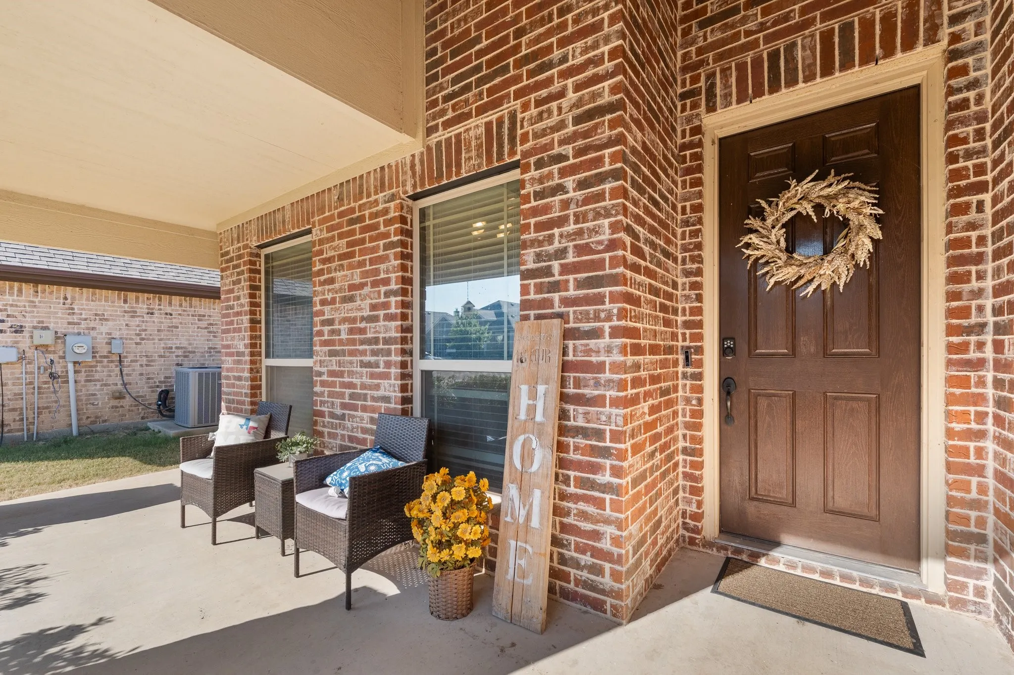 Single Family Residence For Sale in Johnson County , 119 Gateway Drive, Alvarado, Texas 76009, 4 Bedroom, 2 Bathroom, 2 Garage spaces, 1,670 Sqft, built in 2017, mls#21380768, Real Estate Agent in Alvarado, Homes For Sale in Johnson county, Homes For Sale in Alvarado, Realtor in Alvarado Texas, Real Estate Brokerage Independent Realty Texas, Luminita Cordes Realtor