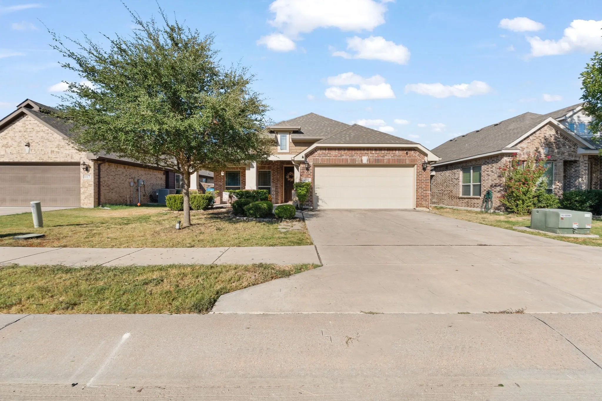 Single Family Residence For Sale in Johnson County , 119 Gateway Drive, Alvarado, Texas 76009, 4 Bedroom, 2 Bathroom, 2 Garage spaces, 1,670 Sqft, built in 2017, mls#21380768, Real Estate Agent in Alvarado, Homes For Sale in Johnson county, Homes For Sale in Alvarado, Realtor in Alvarado Texas, Real Estate Brokerage Independent Realty Texas, Luminita Cordes Realtor