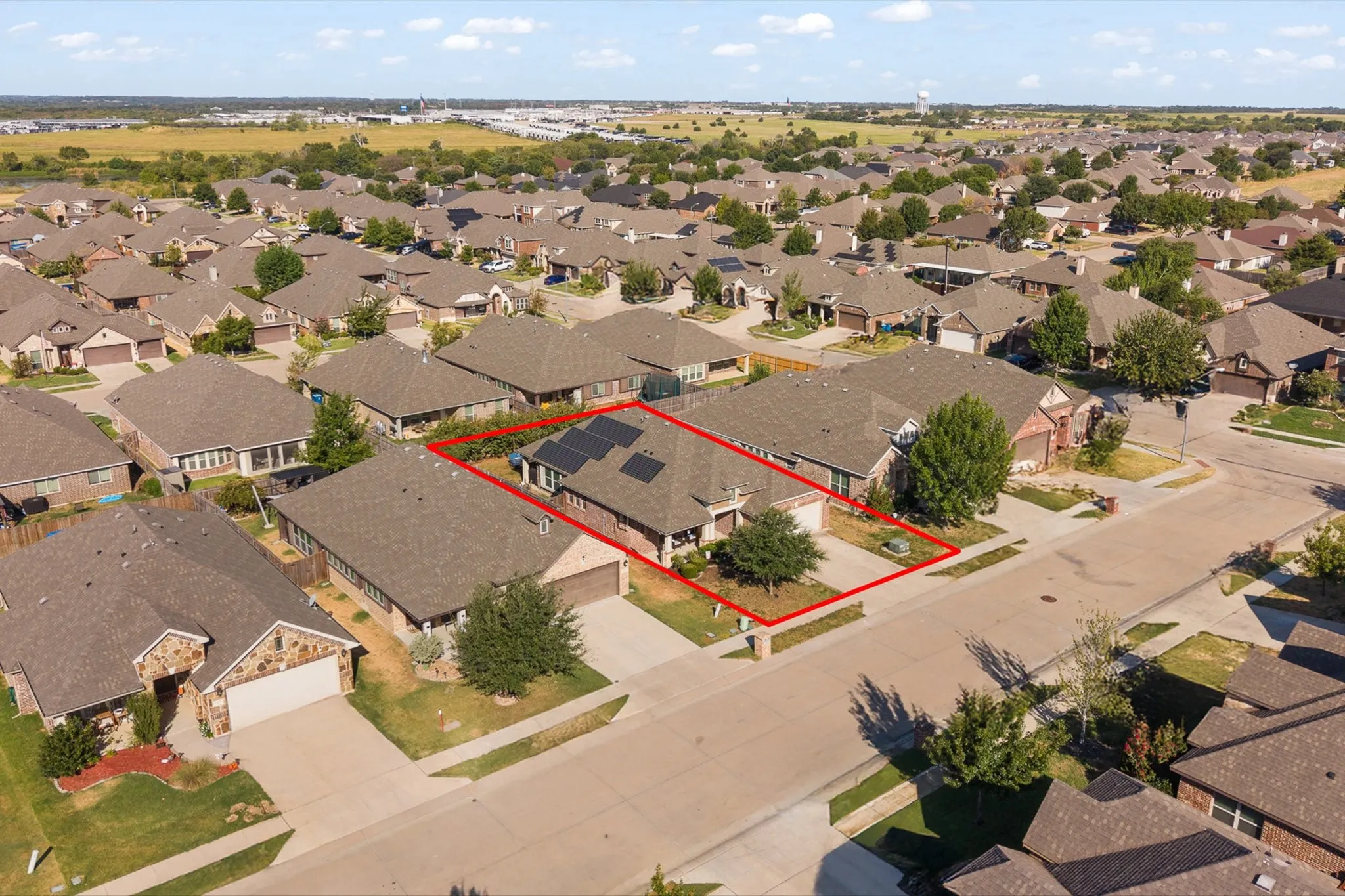 Single Family Residence For Sale in Johnson County , 119 Gateway Drive, Alvarado, Texas 76009, 4 Bedroom, 2 Bathroom, 2 Garage spaces, 1,670 Sqft, built in 2017, mls#21380768, Real Estate Agent in Alvarado, Homes For Sale in Johnson county, Homes For Sale in Alvarado, Realtor in Alvarado Texas, Real Estate Brokerage Independent Realty Texas, Luminita Cordes Realtor