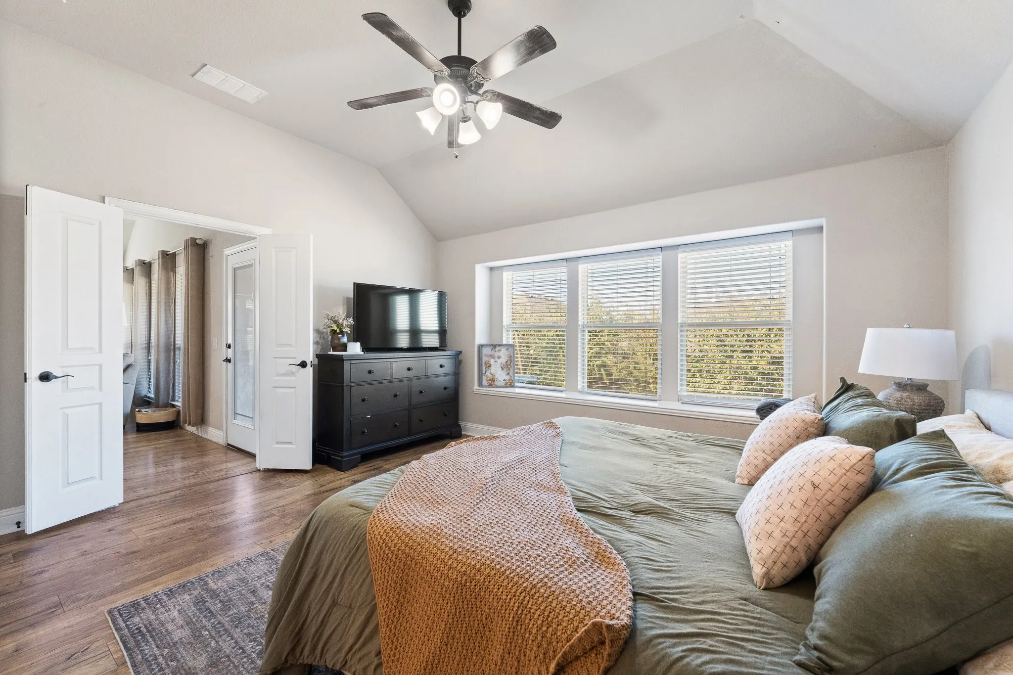 Single Family Residence For Sale in Johnson County , 119 Gateway Drive, Alvarado, Texas 76009, 4 Bedroom, 2 Bathroom, 2 Garage spaces, 1,670 Sqft, built in 2017, mls#21380768, Real Estate Agent in Alvarado, Homes For Sale in Johnson county, Homes For Sale in Alvarado, Realtor in Alvarado Texas, Real Estate Brokerage Independent Realty Texas, Luminita Cordes Realtor