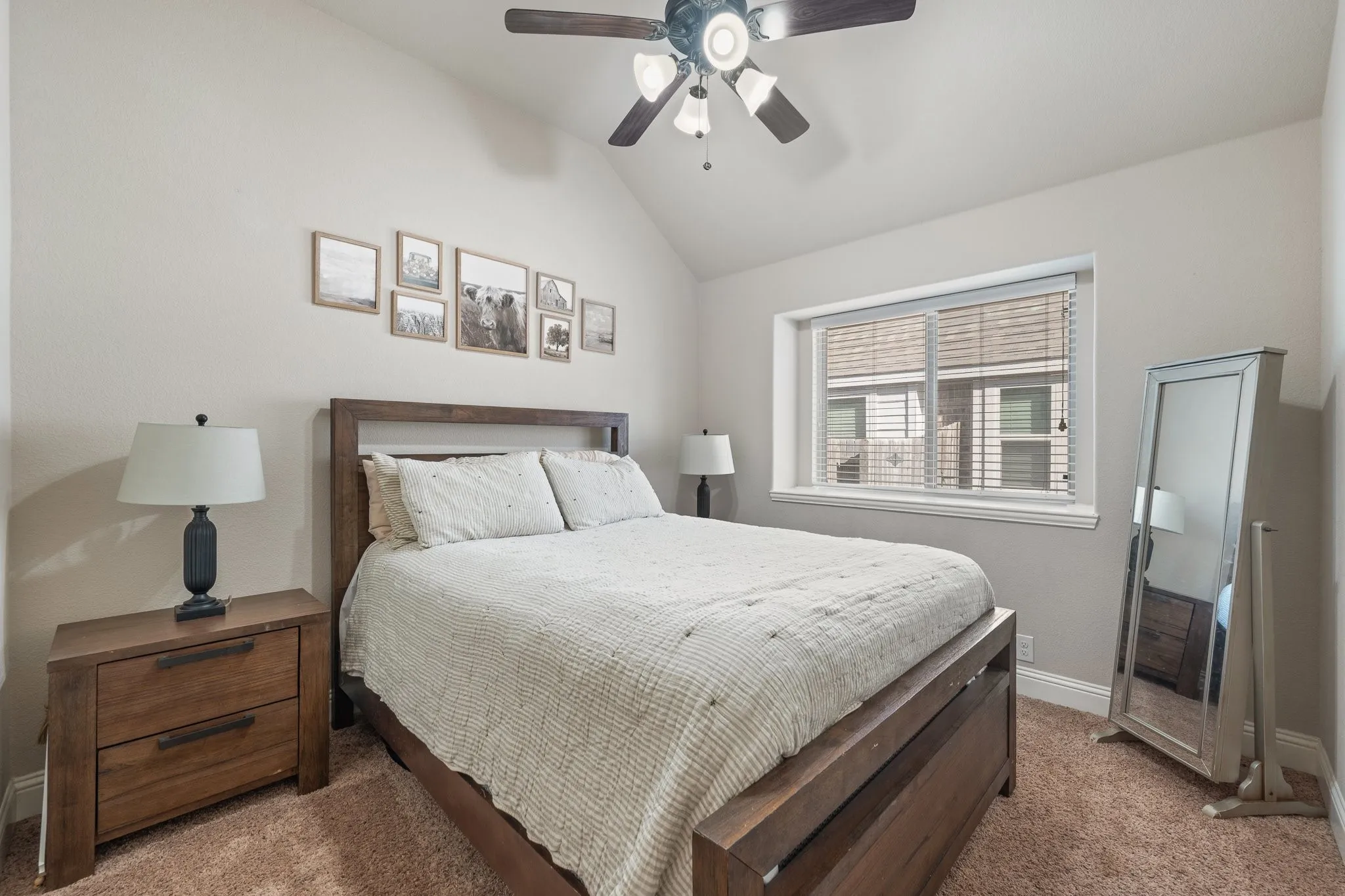 Single Family Residence For Sale in Johnson County , 119 Gateway Drive, Alvarado, Texas 76009, 4 Bedroom, 2 Bathroom, 2 Garage spaces, 1,670 Sqft, built in 2017, mls#21380768, Real Estate Agent in Alvarado, Homes For Sale in Johnson county, Homes For Sale in Alvarado, Realtor in Alvarado Texas, Real Estate Brokerage Independent Realty Texas, Luminita Cordes Realtor
