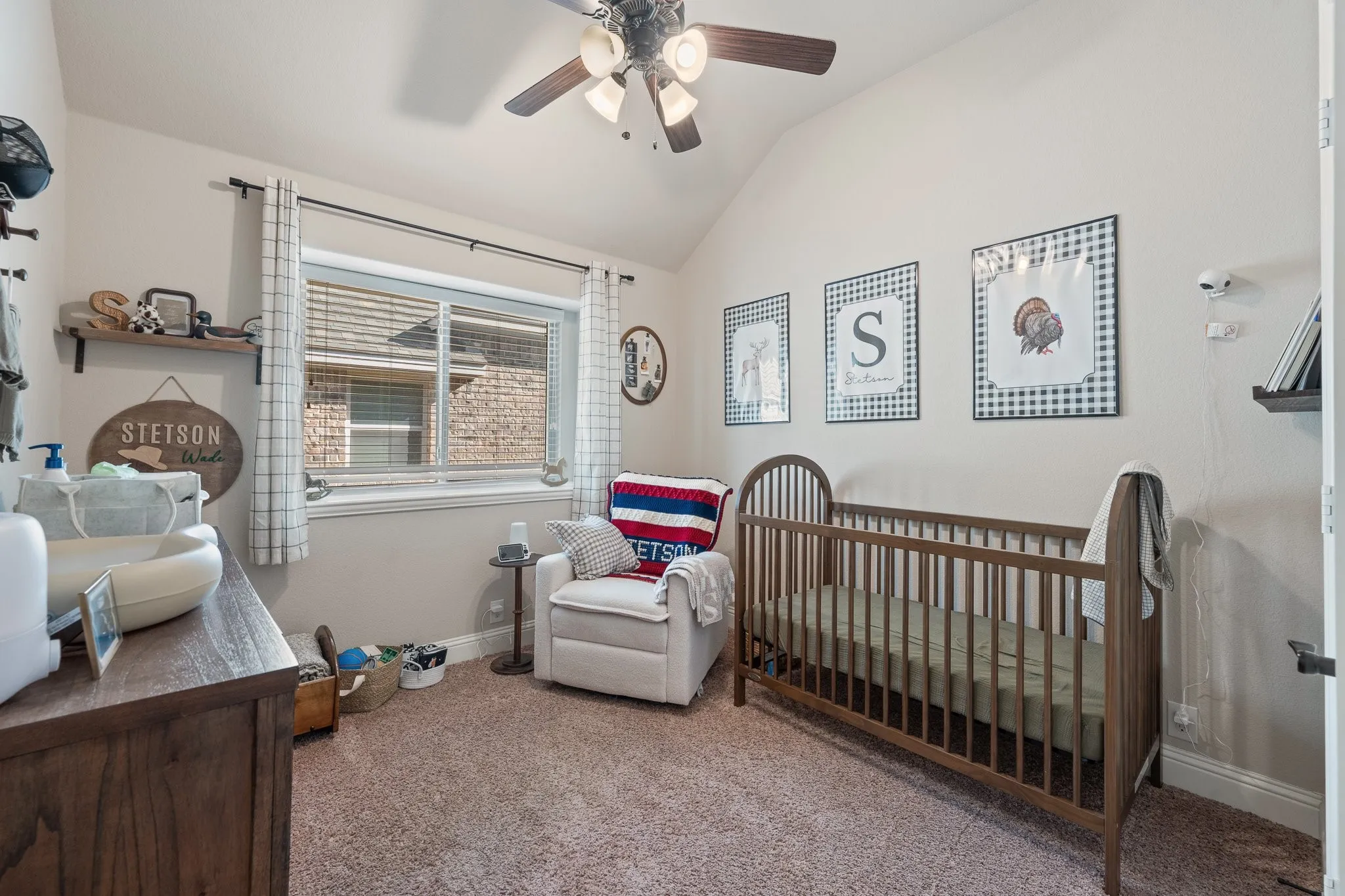 Single Family Residence For Sale in Johnson County , 119 Gateway Drive, Alvarado, Texas 76009, 4 Bedroom, 2 Bathroom, 2 Garage spaces, 1,670 Sqft, built in 2017, mls#21380768, Real Estate Agent in Alvarado, Homes For Sale in Johnson county, Homes For Sale in Alvarado, Realtor in Alvarado Texas, Real Estate Brokerage Independent Realty Texas, Luminita Cordes Realtor
