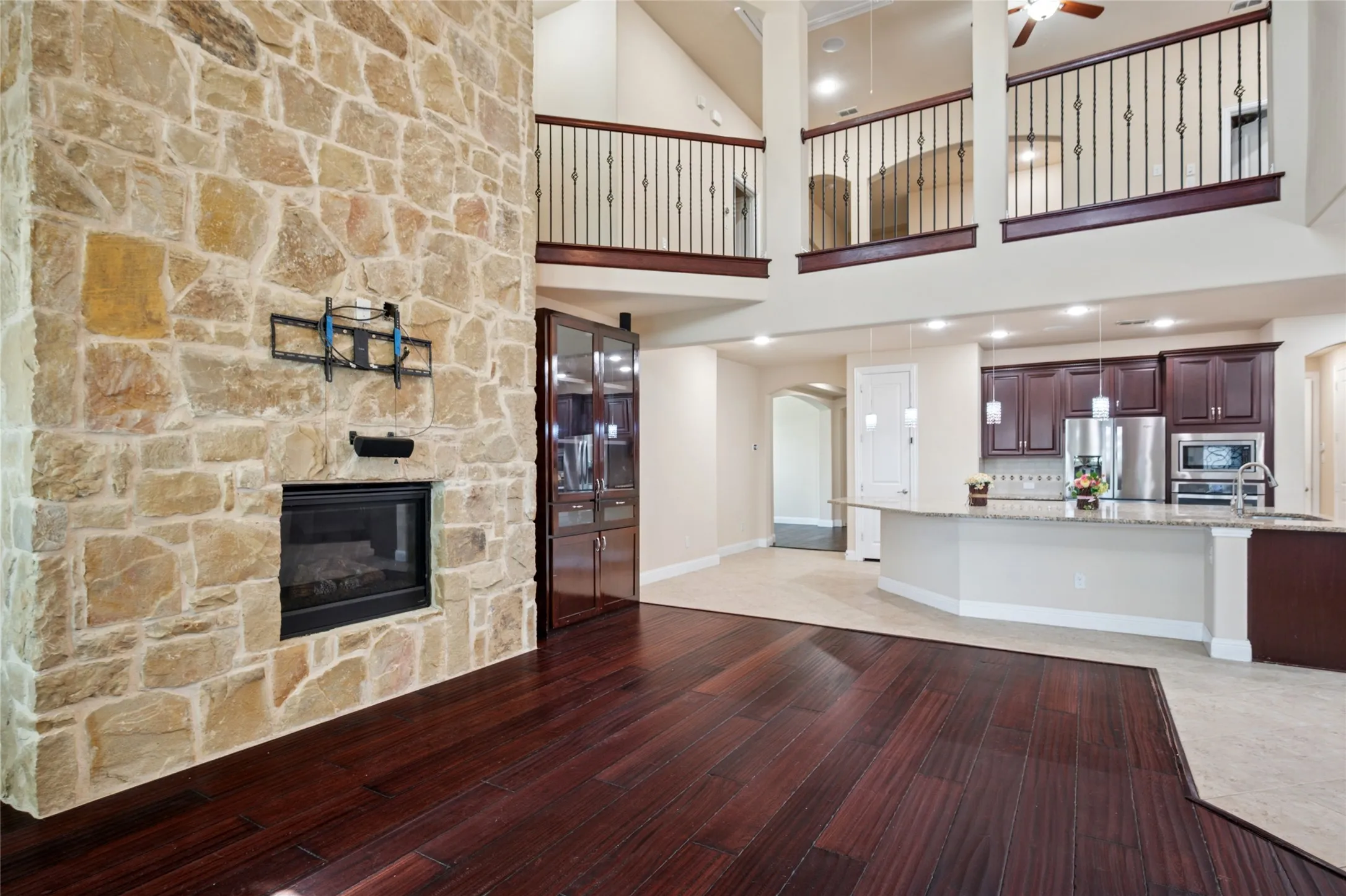 Single Family Residence For Rent in Dallas County , 7211 Beranger Drive, Irving, Texas 75063, 4 Bedroom, 5 Bathroom, 2 Garage spaces, 4,065 Sqft, built in 2014, mls#21380879, Real Estate Agent in Irving, Homes For Rent in Dallas county, Homes For Rent in Irving, Realtor in Irving Texas, Real Estate Brokerage Independent Realty Texas, Luminita Cordes Realtor