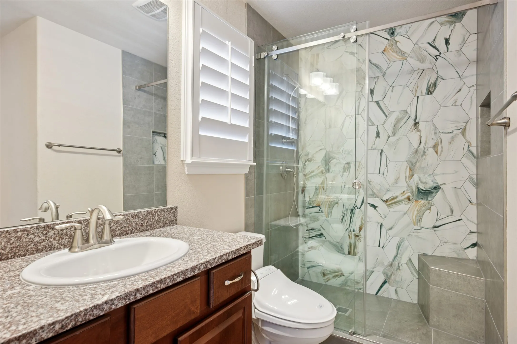Single Family Residence For Rent in Dallas County , 7211 Beranger Drive, Irving, Texas 75063, 4 Bedroom, 5 Bathroom, 2 Garage spaces, 4,065 Sqft, built in 2014, mls#21380879, Real Estate Agent in Irving, Homes For Rent in Dallas county, Homes For Rent in Irving, Realtor in Irving Texas, Real Estate Brokerage Independent Realty Texas, Luminita Cordes Realtor
