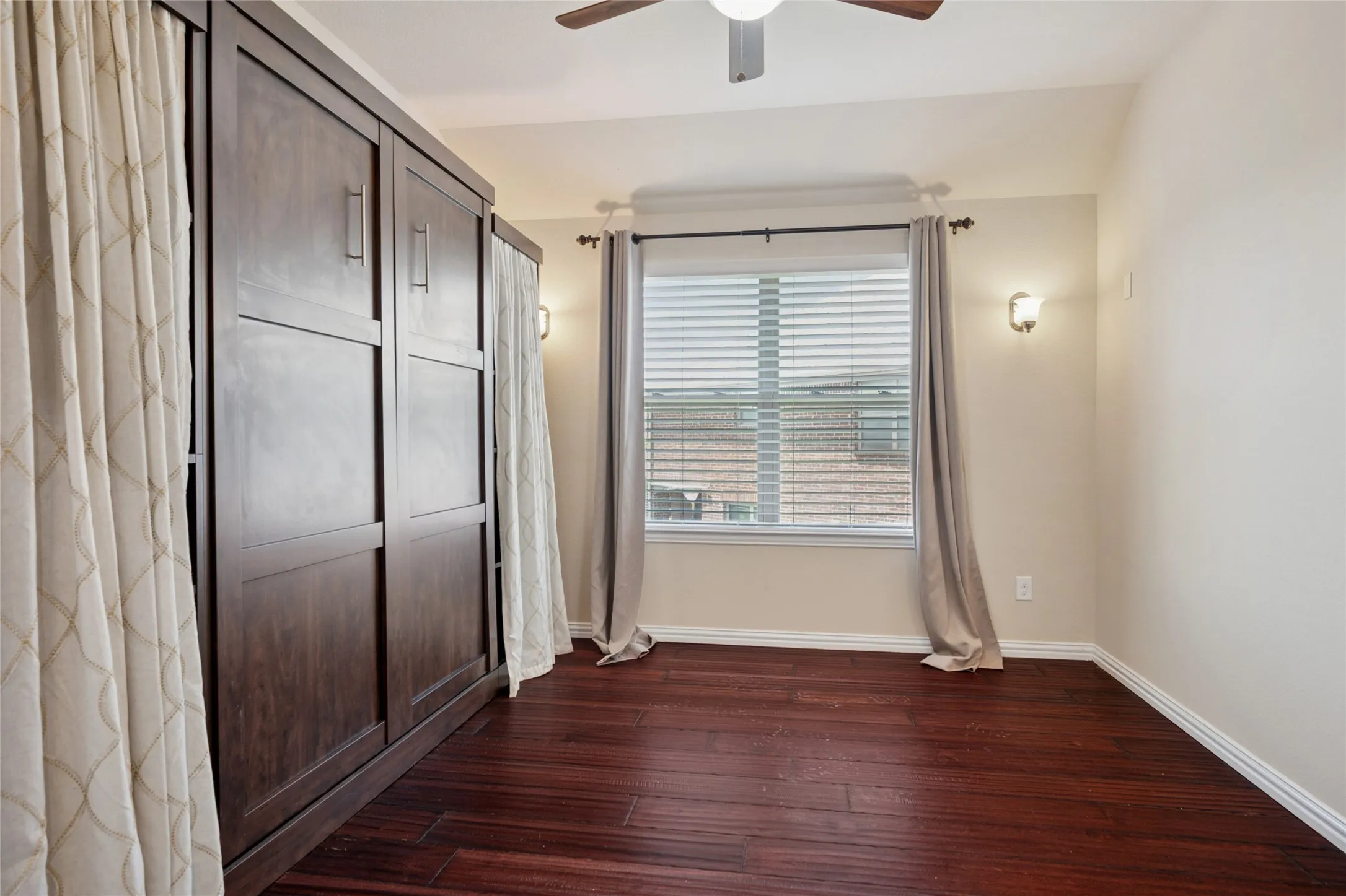 Single Family Residence For Rent in Dallas County , 7211 Beranger Drive, Irving, Texas 75063, 4 Bedroom, 5 Bathroom, 2 Garage spaces, 4,065 Sqft, built in 2014, mls#21380879, Real Estate Agent in Irving, Homes For Rent in Dallas county, Homes For Rent in Irving, Realtor in Irving Texas, Real Estate Brokerage Independent Realty Texas, Luminita Cordes Realtor