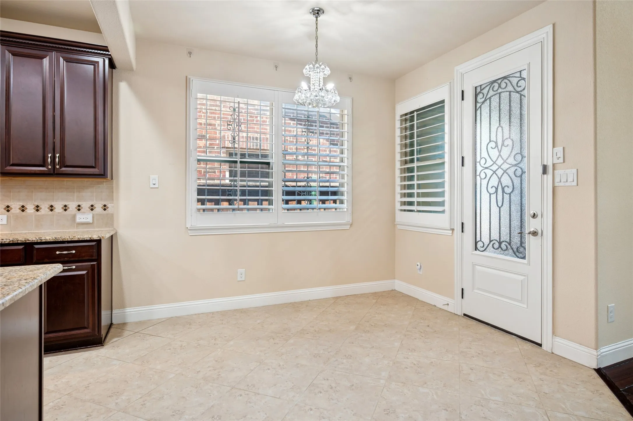 Single Family Residence For Rent in Dallas County , 7211 Beranger Drive, Irving, Texas 75063, 4 Bedroom, 5 Bathroom, 2 Garage spaces, 4,065 Sqft, built in 2014, mls#21380879, Real Estate Agent in Irving, Homes For Rent in Dallas county, Homes For Rent in Irving, Realtor in Irving Texas, Real Estate Brokerage Independent Realty Texas, Luminita Cordes Realtor