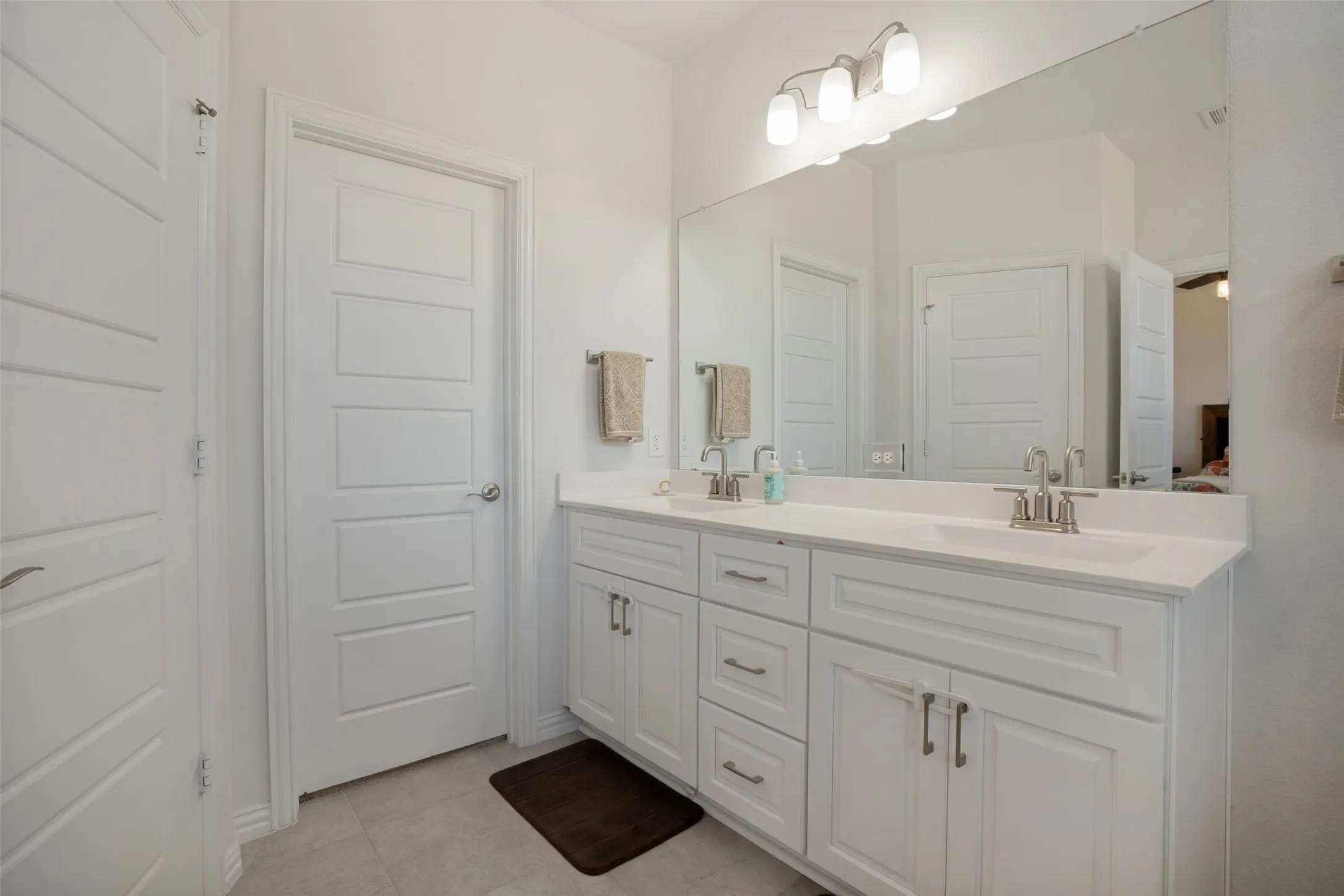 Single Family Residence For Sale in Denton County , 1238 Stagecoach Trail, Justin, Texas 76247, 5 Bedroom, 3 Bathroom, 2 Garage spaces, 2,779 Sqft, built in 2022, mls#21380846, Real Estate Agent in Justin, Homes For Sale in Denton county, Homes For Sale in Justin, Realtor in Justin Texas, Real Estate Brokerage Independent Realty Texas, Luminita Cordes Realtor