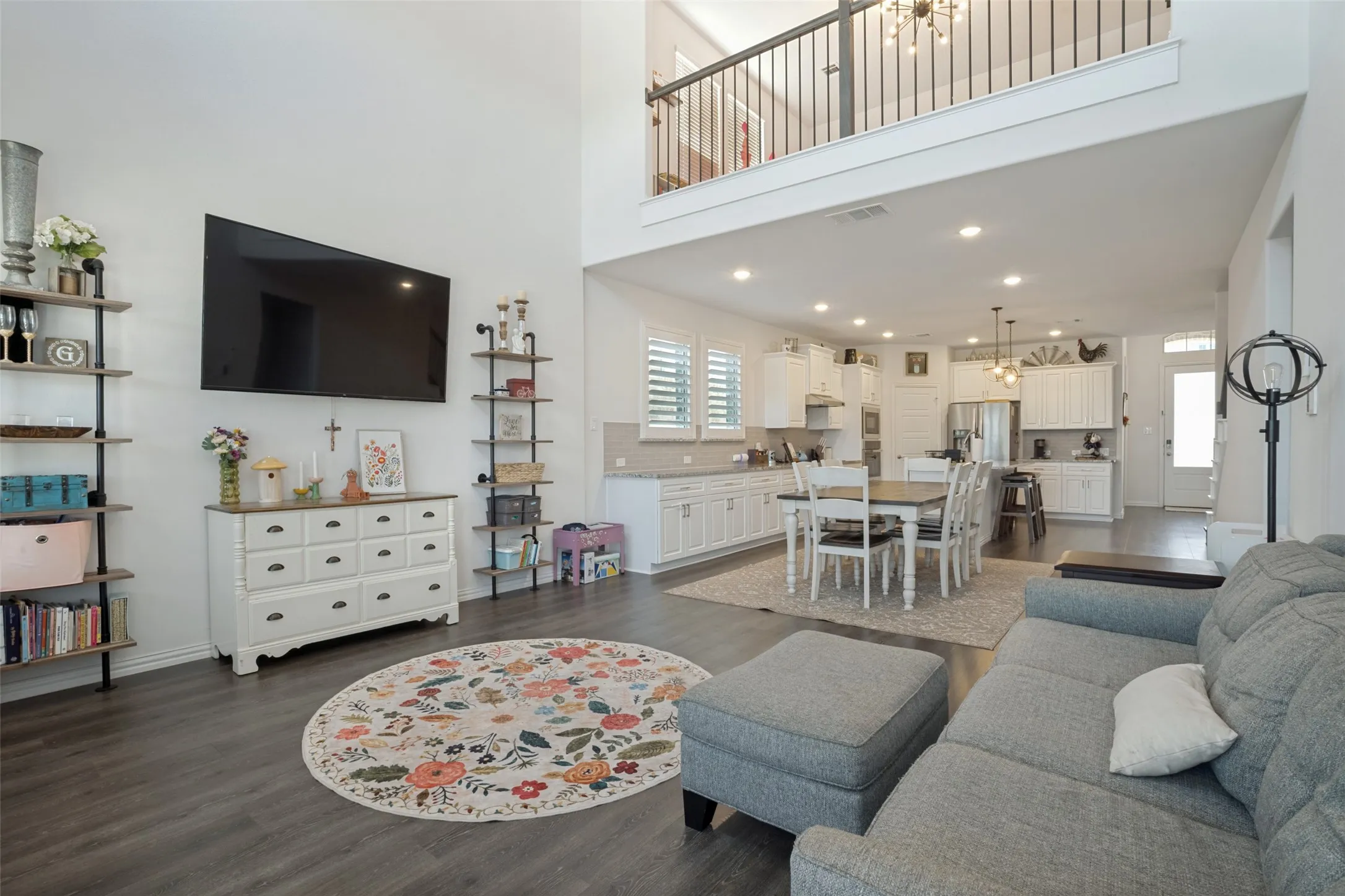 Single Family Residence For Sale in Denton County , 1238 Stagecoach Trail, Justin, Texas 76247, 5 Bedroom, 3 Bathroom, 2 Garage spaces, 2,779 Sqft, built in 2022, mls#21380846, Real Estate Agent in Justin, Homes For Sale in Denton county, Homes For Sale in Justin, Realtor in Justin Texas, Real Estate Brokerage Independent Realty Texas, Luminita Cordes Realtor