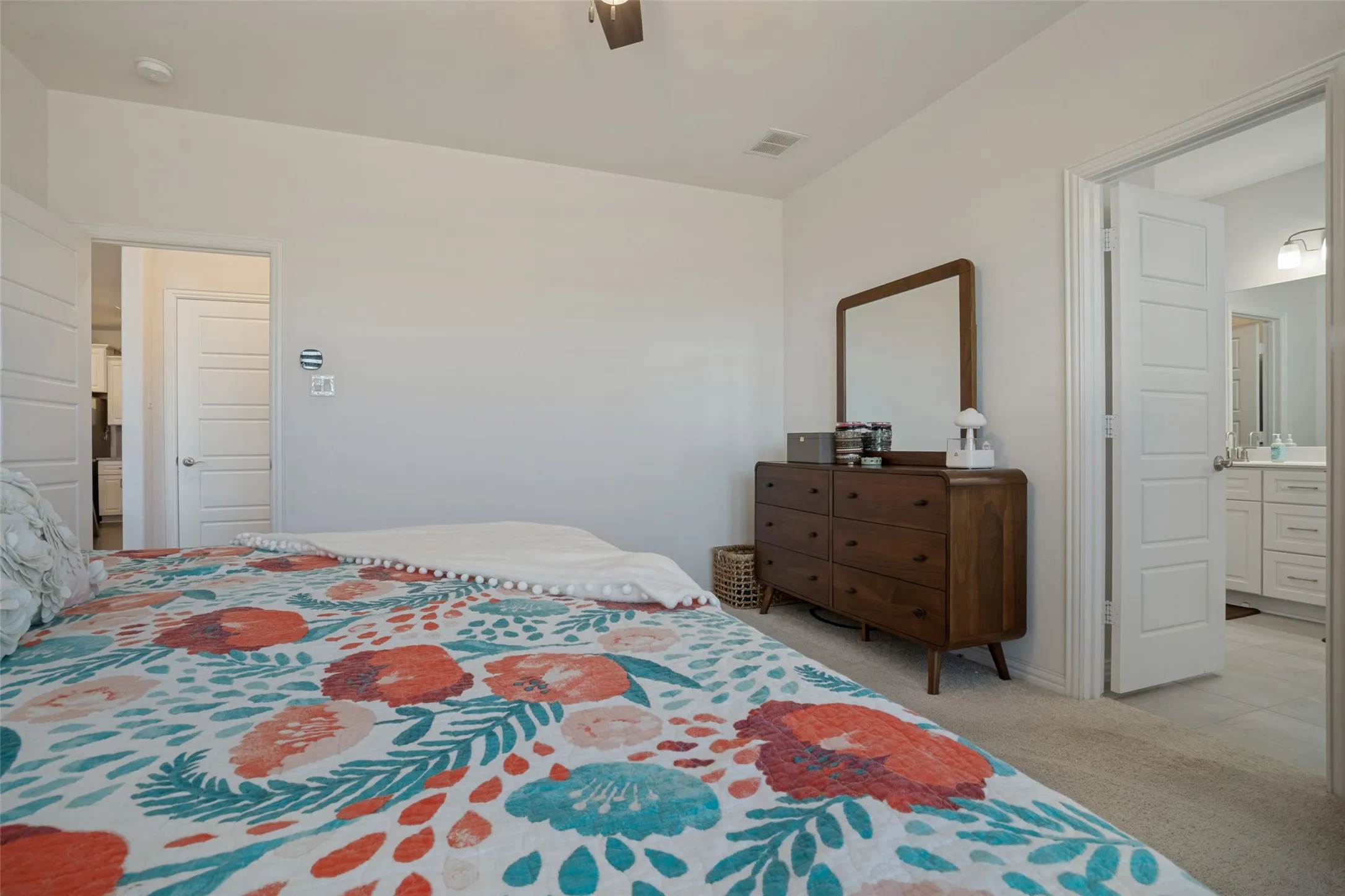 Single Family Residence For Sale in Denton County , 1238 Stagecoach Trail, Justin, Texas 76247, 5 Bedroom, 3 Bathroom, 2 Garage spaces, 2,779 Sqft, built in 2022, mls#21380846, Real Estate Agent in Justin, Homes For Sale in Denton county, Homes For Sale in Justin, Realtor in Justin Texas, Real Estate Brokerage Independent Realty Texas, Luminita Cordes Realtor