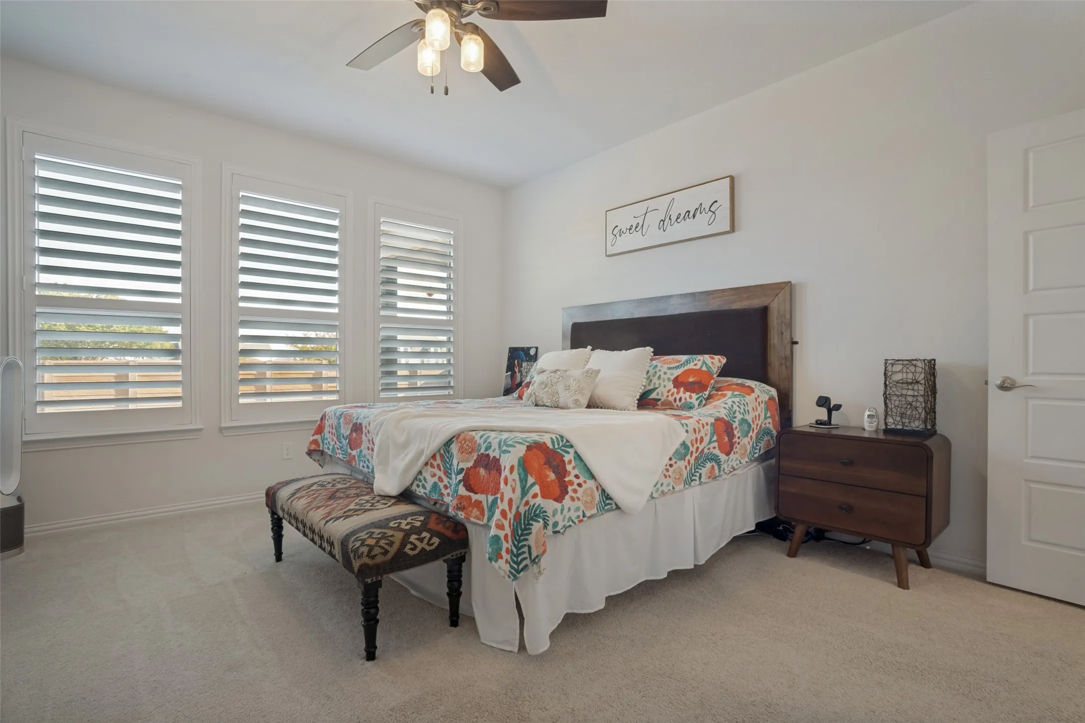 Single Family Residence For Sale in Denton County , 1238 Stagecoach Trail, Justin, Texas 76247, 5 Bedroom, 3 Bathroom, 2 Garage spaces, 2,779 Sqft, built in 2022, mls#21380846, Real Estate Agent in Justin, Homes For Sale in Denton county, Homes For Sale in Justin, Realtor in Justin Texas, Real Estate Brokerage Independent Realty Texas, Luminita Cordes Realtor