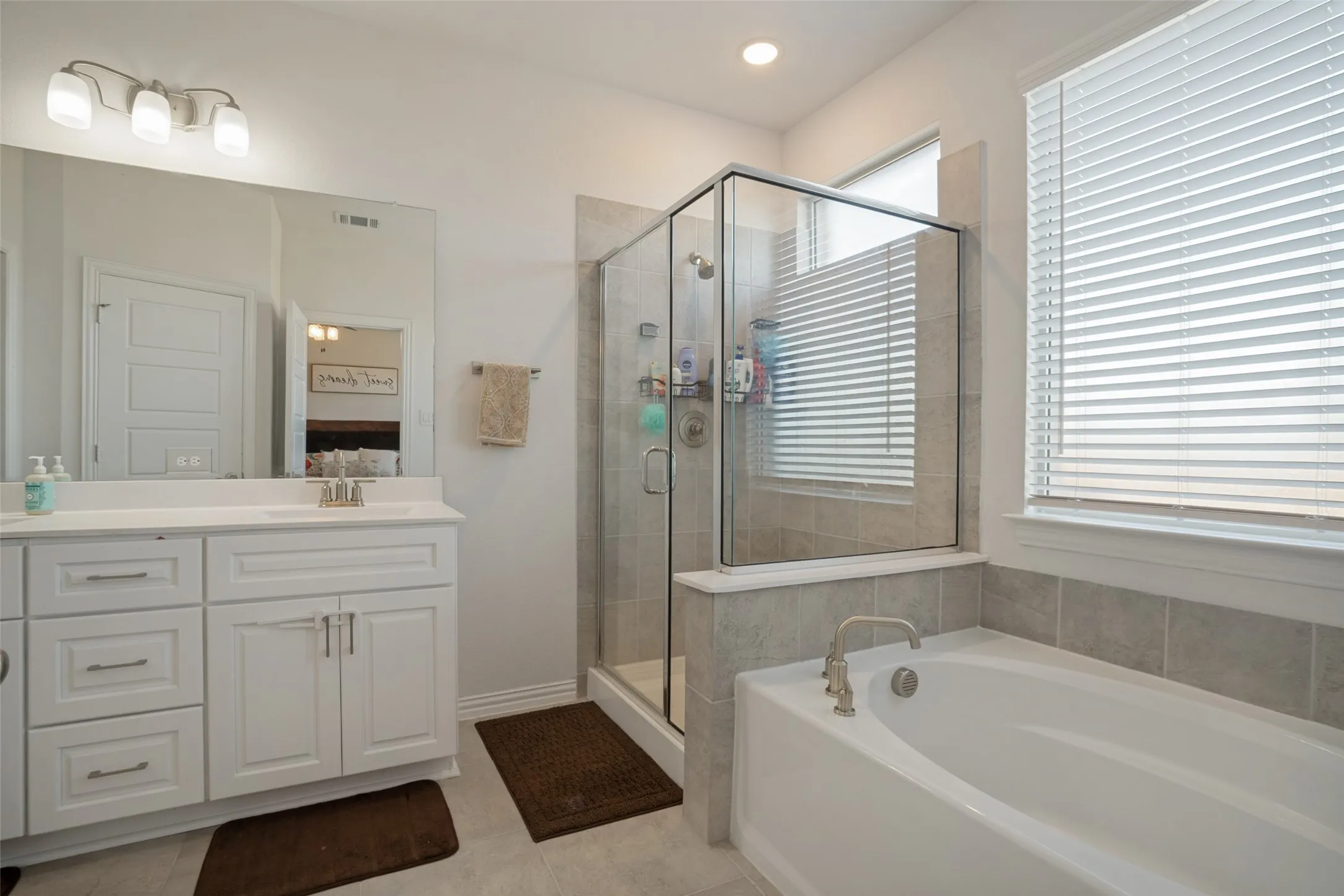 Single Family Residence For Sale in Denton County , 1238 Stagecoach Trail, Justin, Texas 76247, 5 Bedroom, 3 Bathroom, 2 Garage spaces, 2,779 Sqft, built in 2022, mls#21380846, Real Estate Agent in Justin, Homes For Sale in Denton county, Homes For Sale in Justin, Realtor in Justin Texas, Real Estate Brokerage Independent Realty Texas, Luminita Cordes Realtor