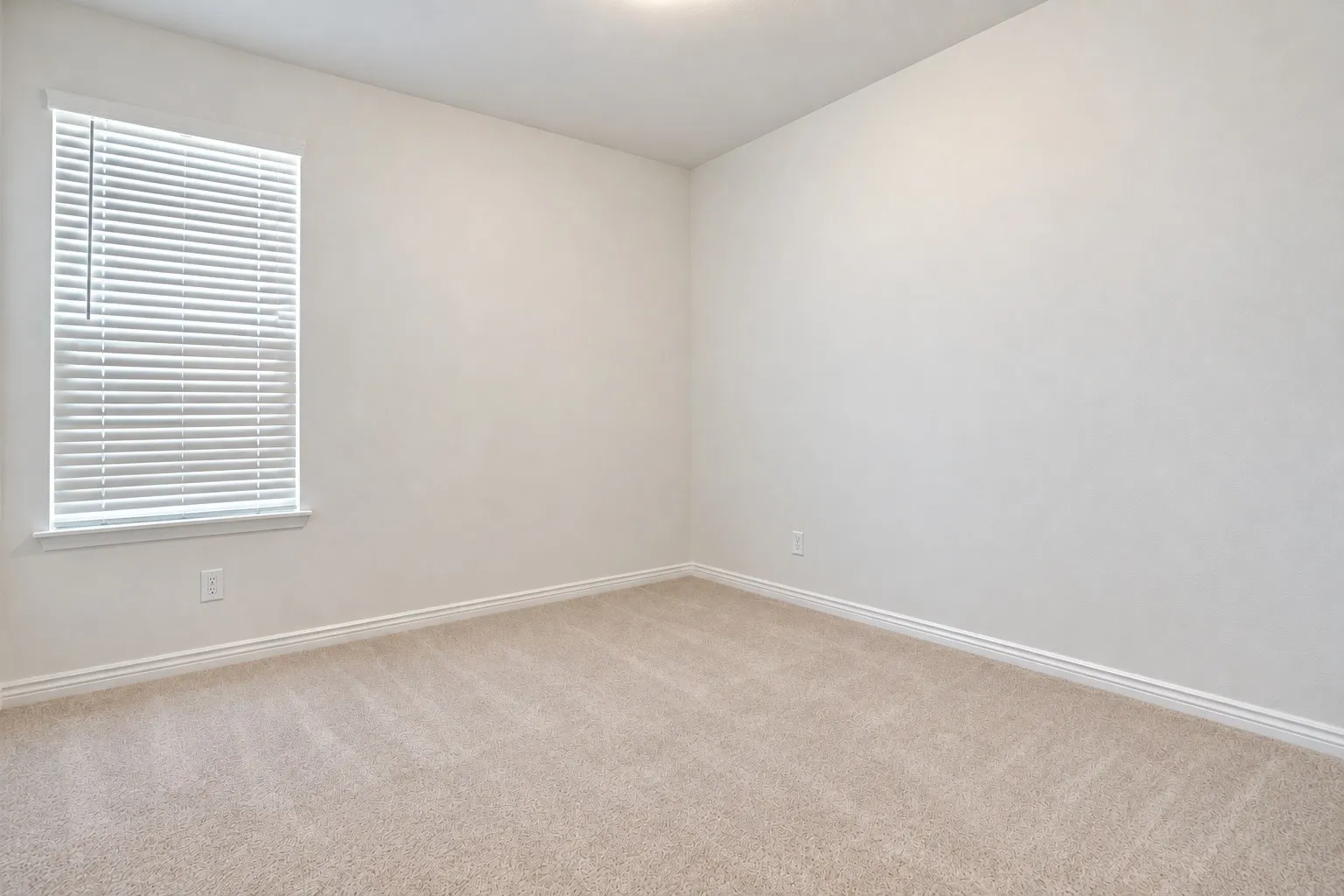 Single Family Residence For Sale in Denton County , 1238 Stagecoach Trail, Justin, Texas 76247, 5 Bedroom, 3 Bathroom, 2 Garage spaces, 2,779 Sqft, built in 2022, mls#21380846, Real Estate Agent in Justin, Homes For Sale in Denton county, Homes For Sale in Justin, Realtor in Justin Texas, Real Estate Brokerage Independent Realty Texas, Luminita Cordes Realtor