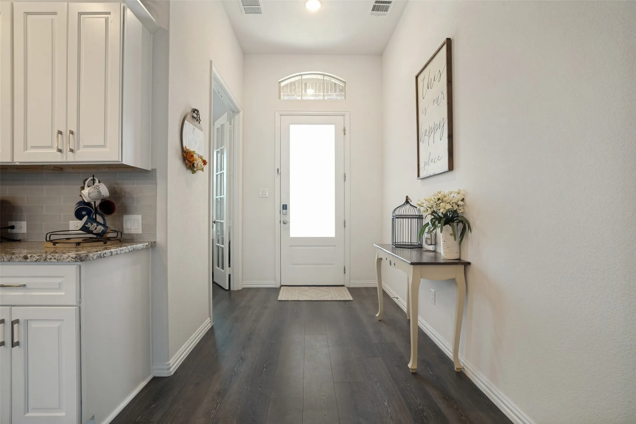 Single Family Residence For Sale in Denton County , 1238 Stagecoach Trail, Justin, Texas 76247, 5 Bedroom, 3 Bathroom, 2 Garage spaces, 2,779 Sqft, built in 2022, mls#21380846, Real Estate Agent in Justin, Homes For Sale in Denton county, Homes For Sale in Justin, Realtor in Justin Texas, Real Estate Brokerage Independent Realty Texas, Luminita Cordes Realtor