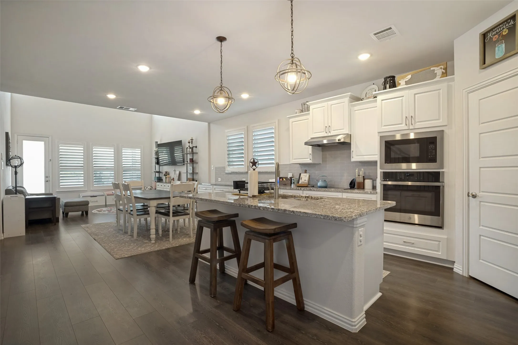 Single Family Residence For Sale in Denton County , 1238 Stagecoach Trail, Justin, Texas 76247, 5 Bedroom, 3 Bathroom, 2 Garage spaces, 2,779 Sqft, built in 2022, mls#21380846, Real Estate Agent in Justin, Homes For Sale in Denton county, Homes For Sale in Justin, Realtor in Justin Texas, Real Estate Brokerage Independent Realty Texas, Luminita Cordes Realtor