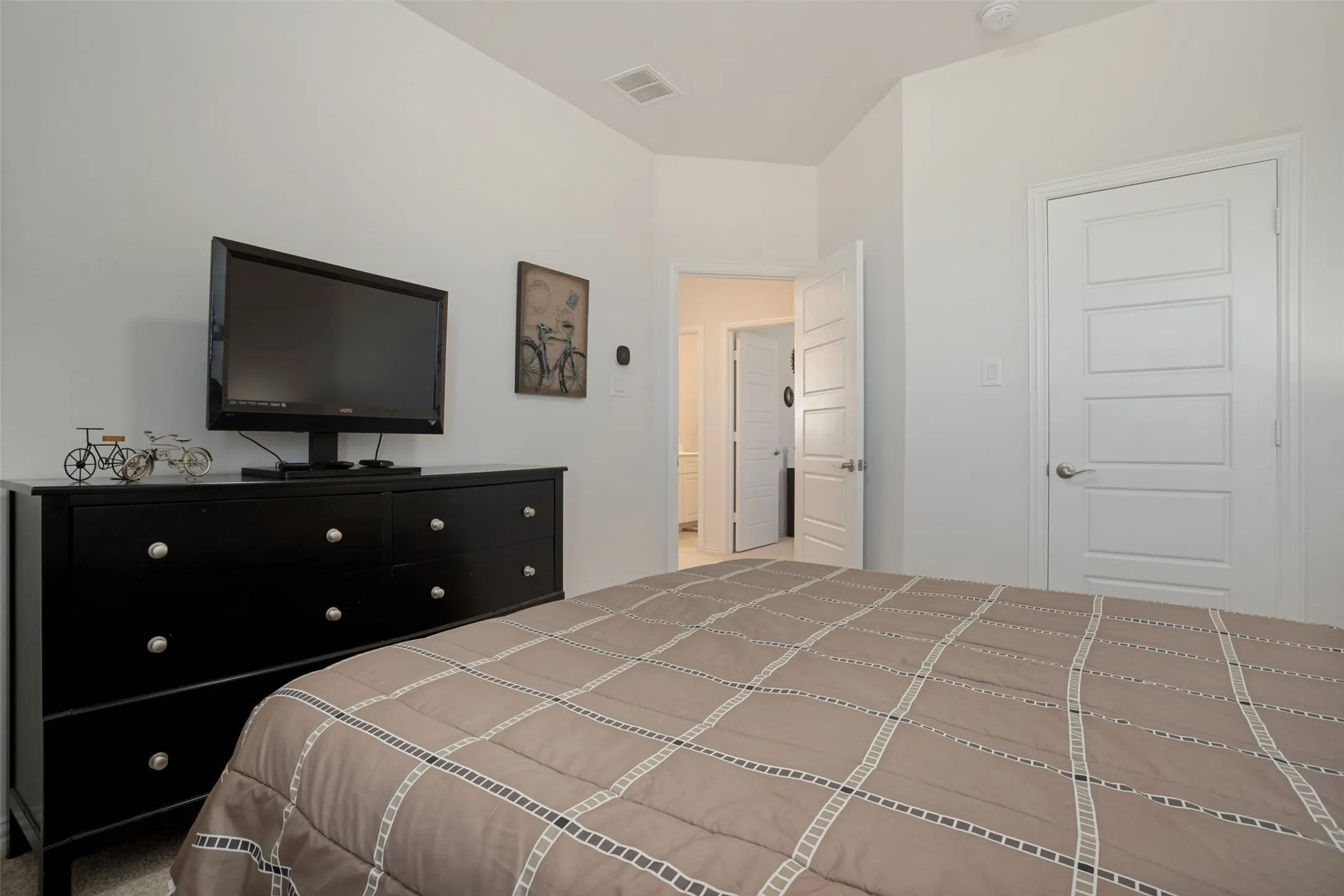 Single Family Residence For Sale in Denton County , 1238 Stagecoach Trail, Justin, Texas 76247, 5 Bedroom, 3 Bathroom, 2 Garage spaces, 2,779 Sqft, built in 2022, mls#21380846, Real Estate Agent in Justin, Homes For Sale in Denton county, Homes For Sale in Justin, Realtor in Justin Texas, Real Estate Brokerage Independent Realty Texas, Luminita Cordes Realtor